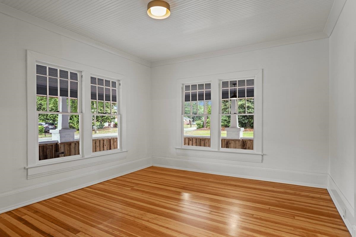 321 N Park St. Property Photo 11
