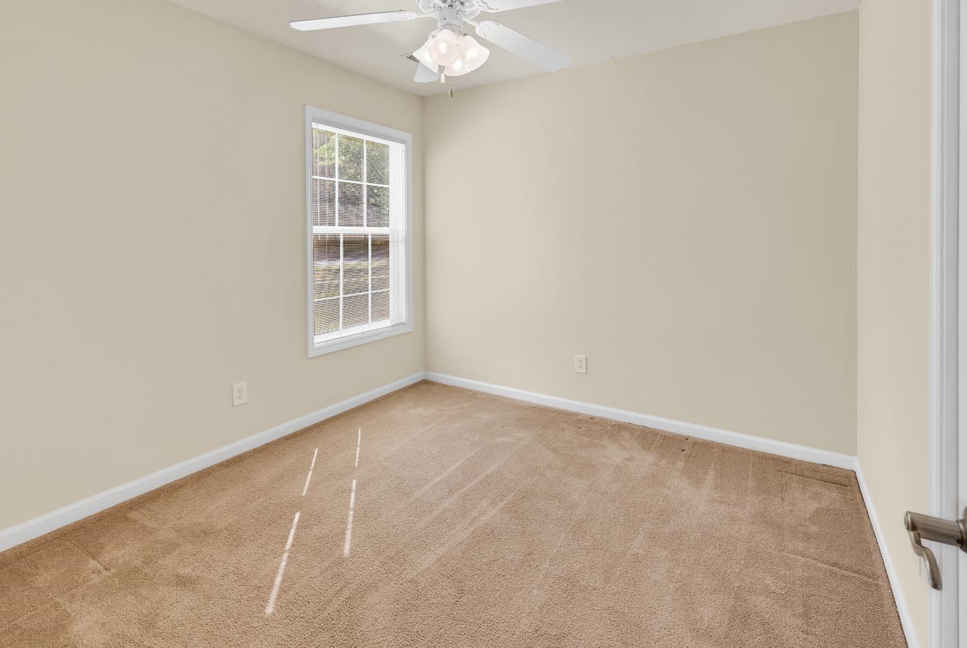 891 Helms Way Property Photo 10