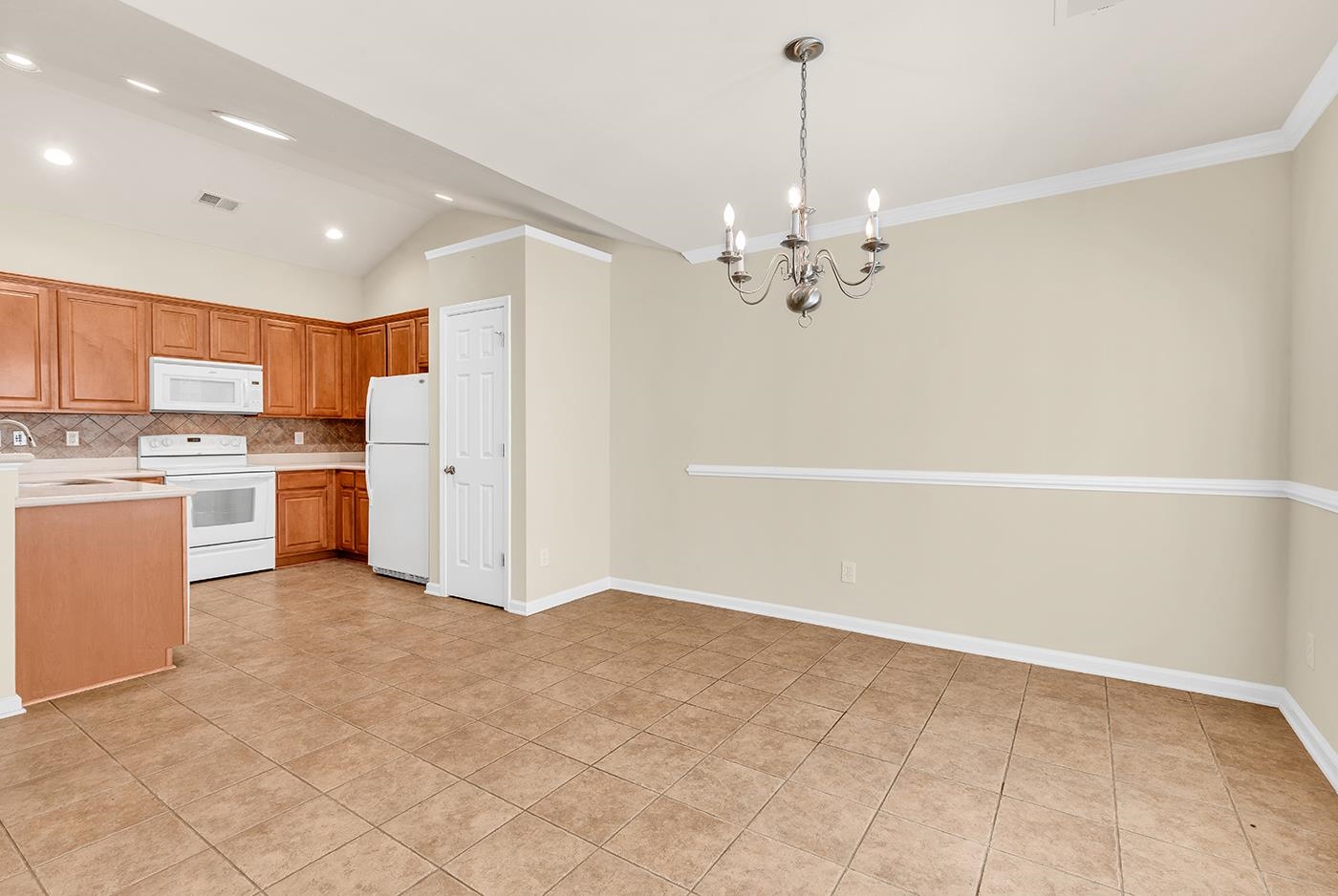 891 Helms Way Property Photo 30