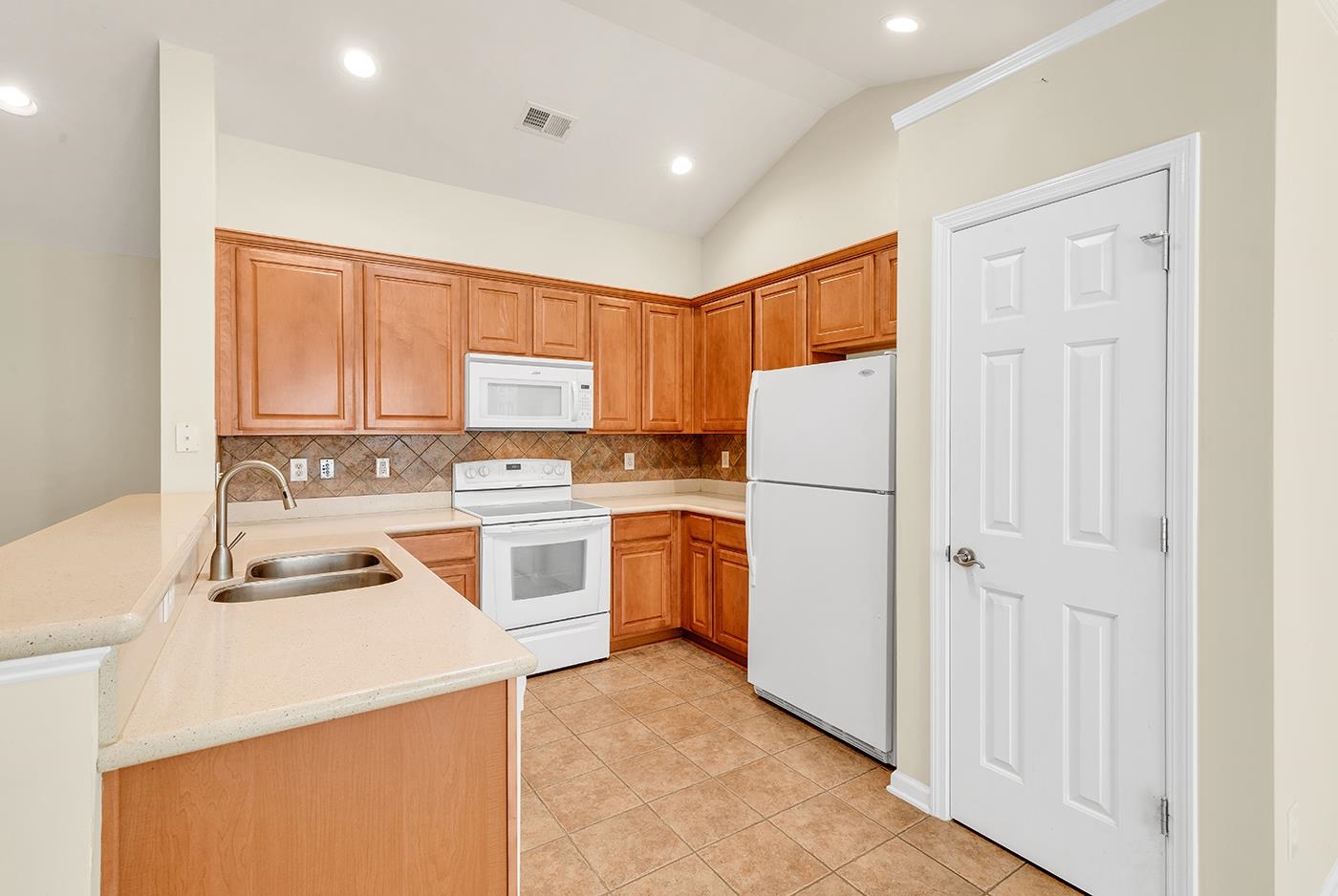 891 Helms Way Property Photo 31