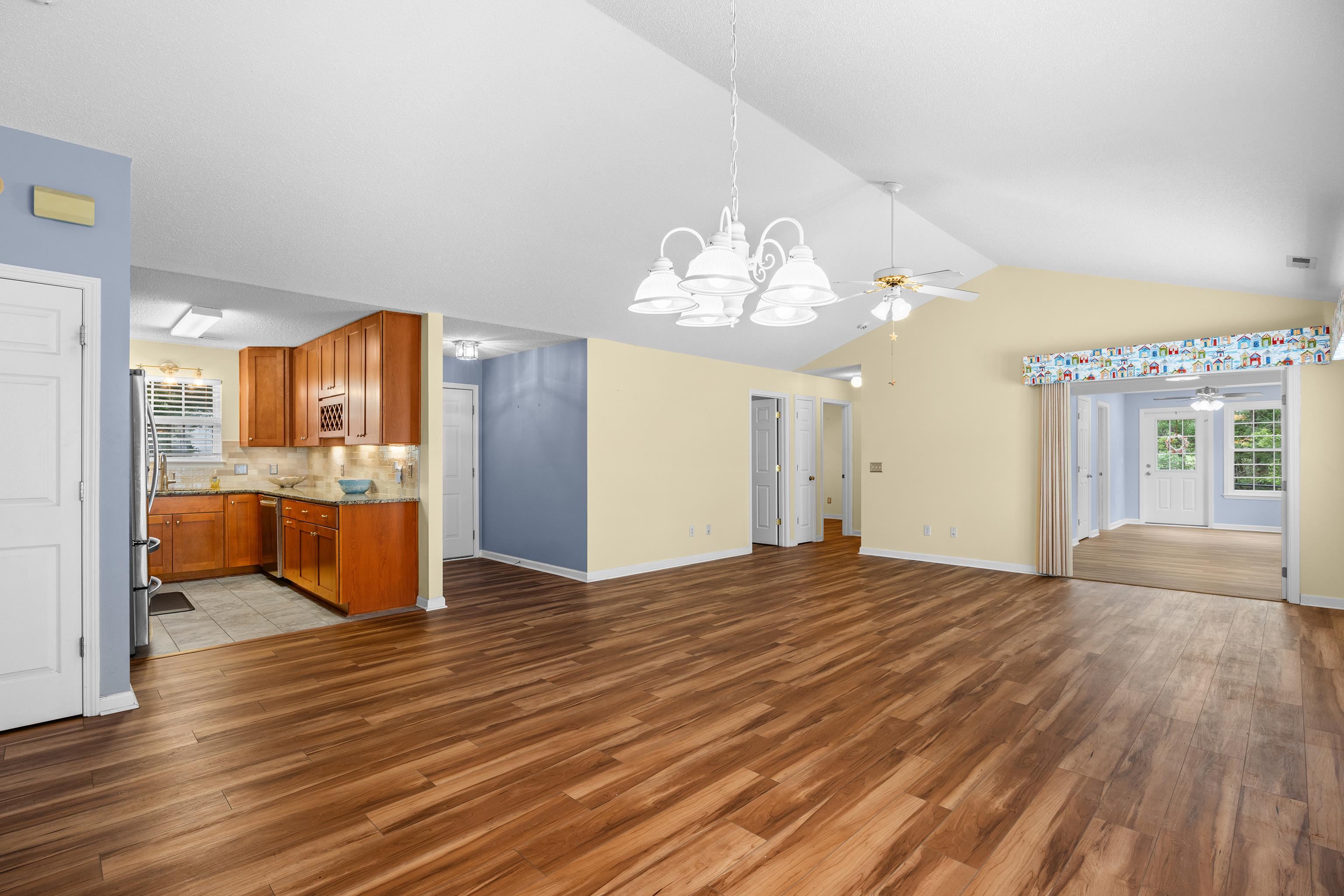 1537 Gulfstream Ct. Property Photo 4