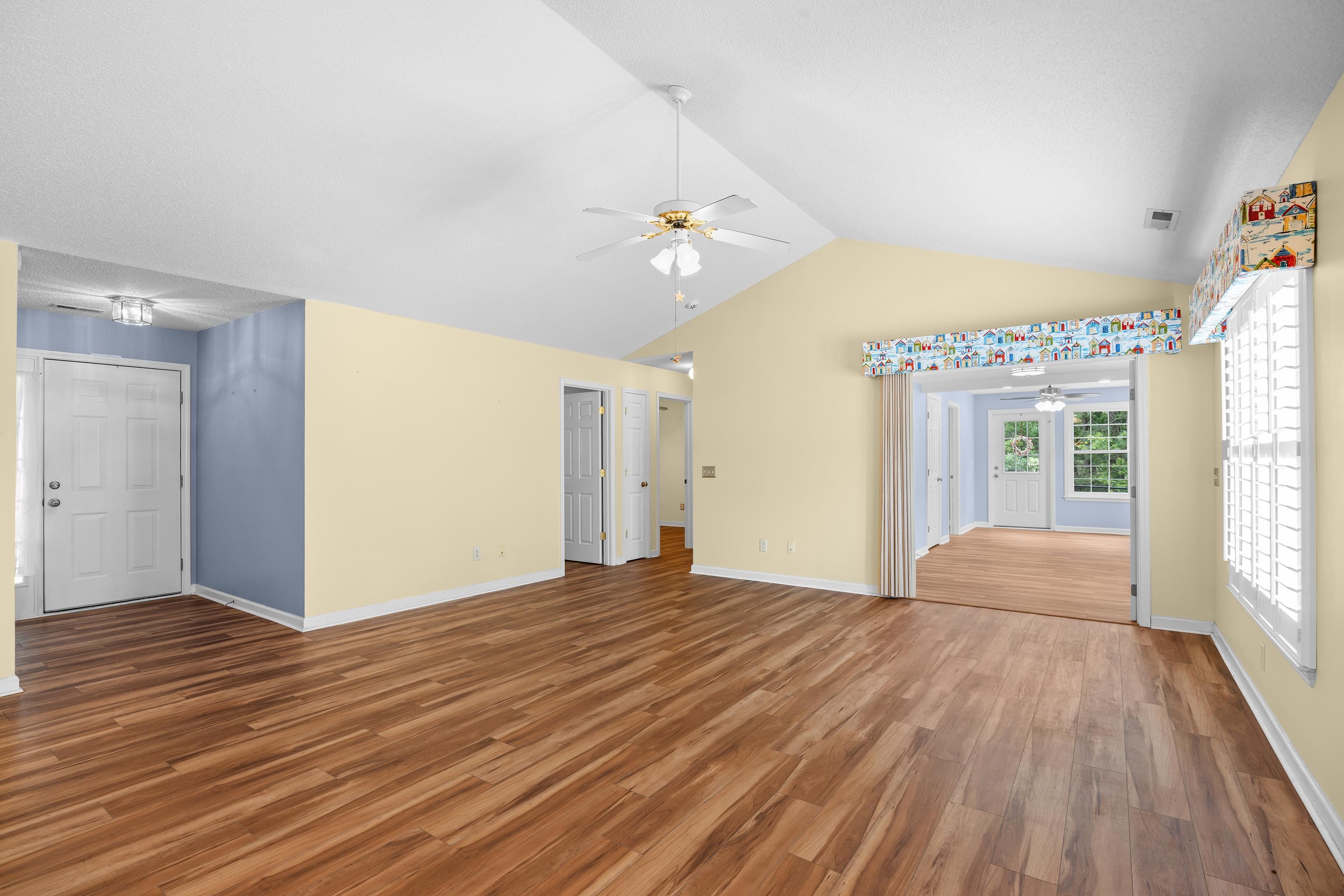 1537 Gulfstream Ct. Property Photo 6