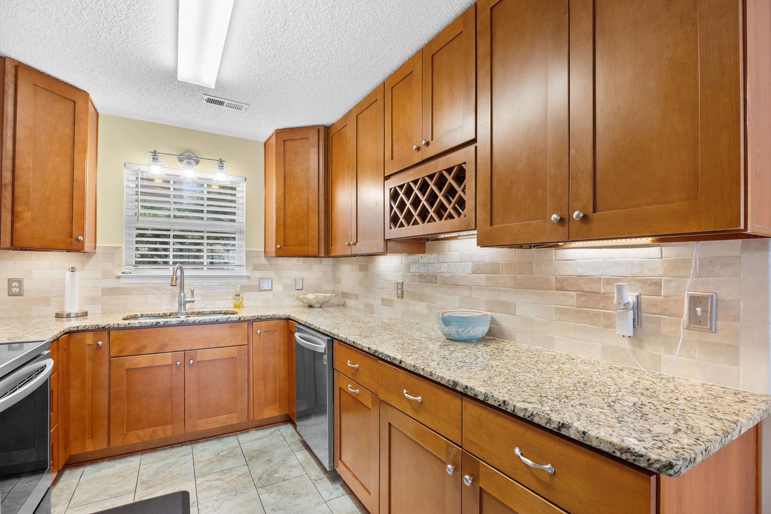 1537 Gulfstream Ct. Property Photo 11