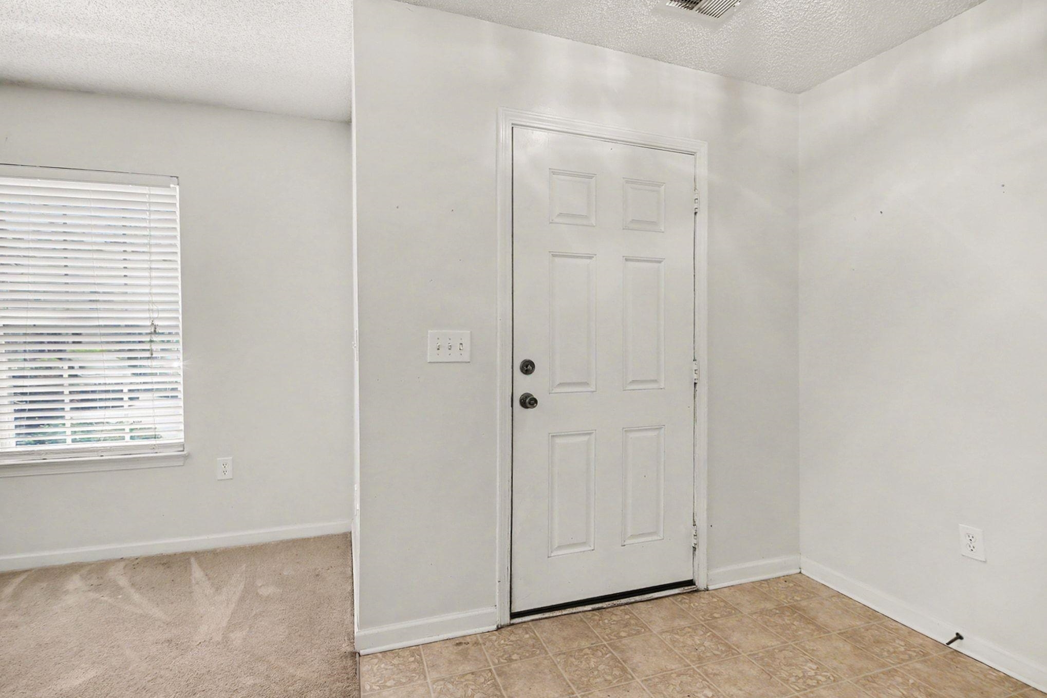 1043 Penny Ln. Property Photo 5