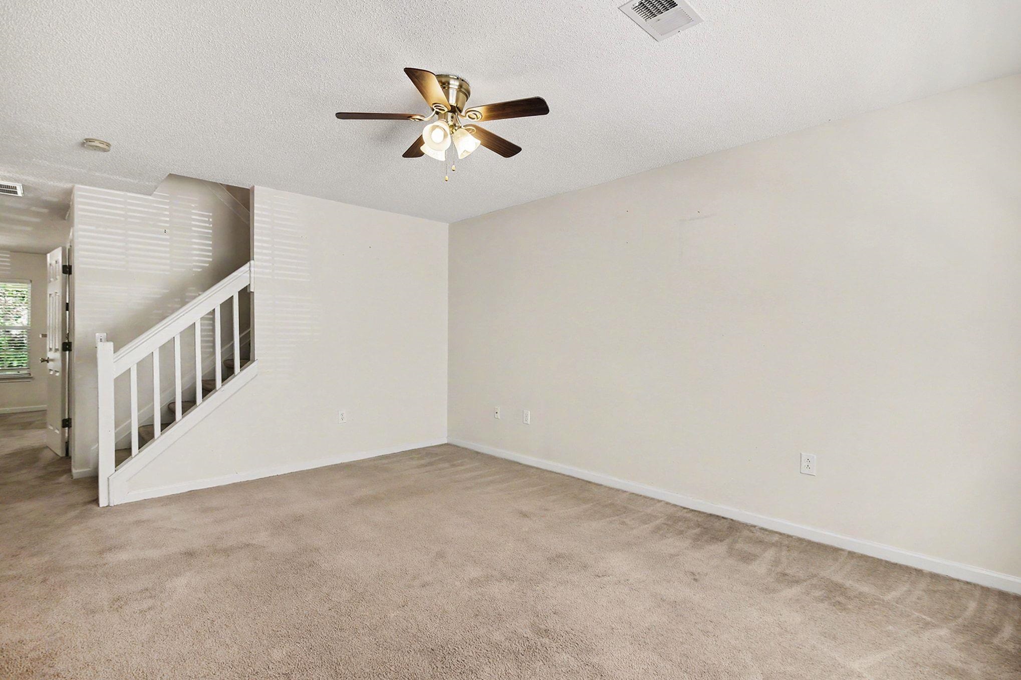 1043 Penny Ln. Property Photo 10