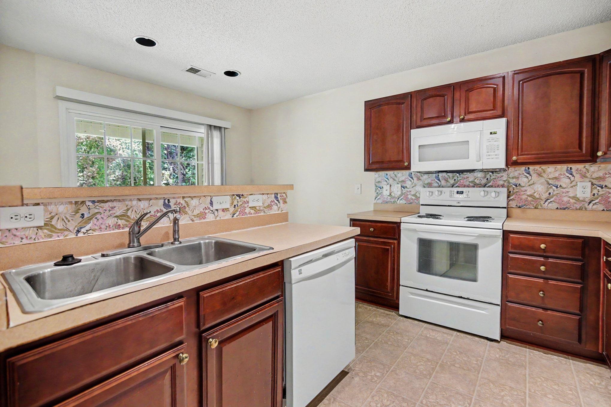 1043 Penny Ln. Property Photo 16