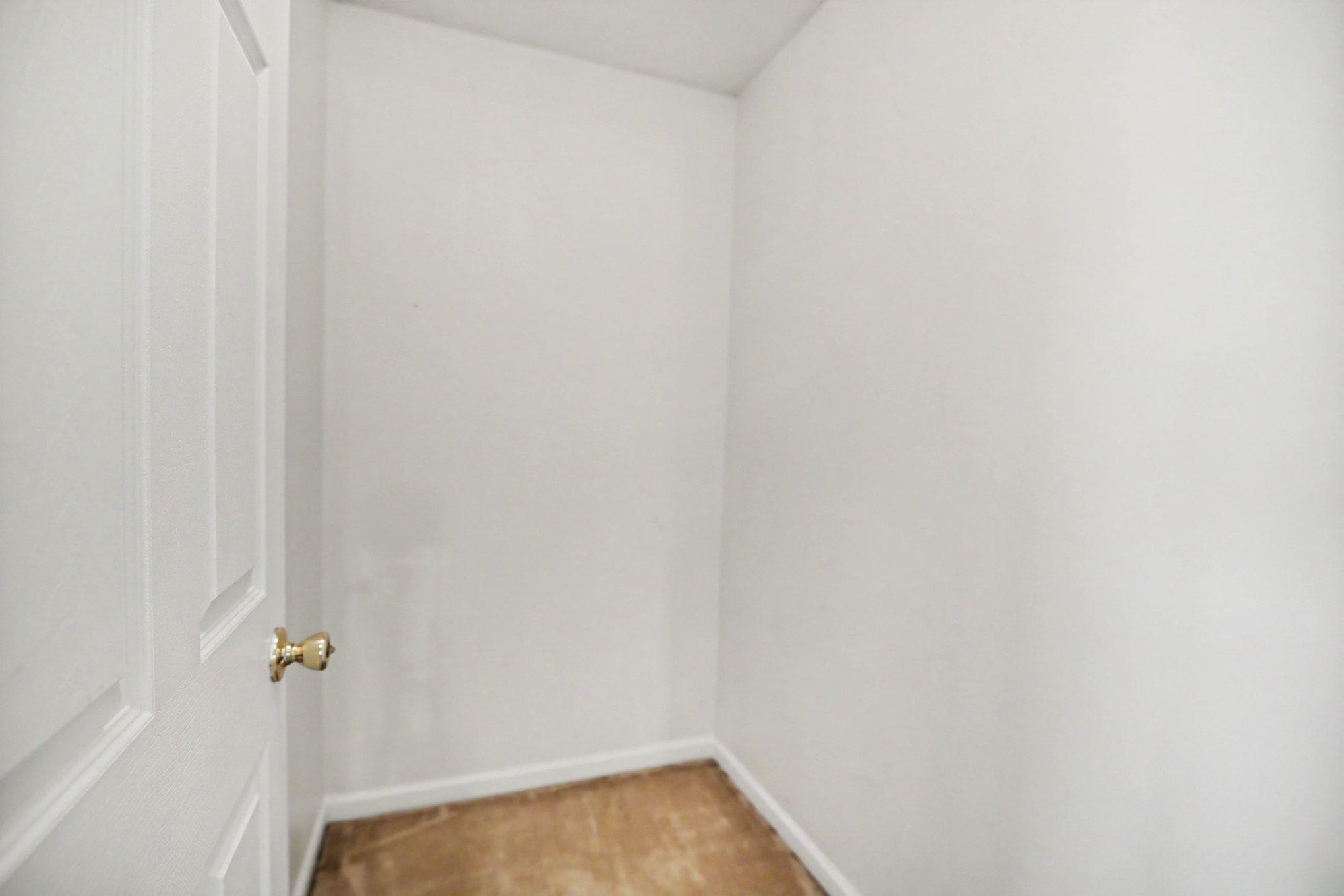 1043 Penny Ln. Property Photo 24