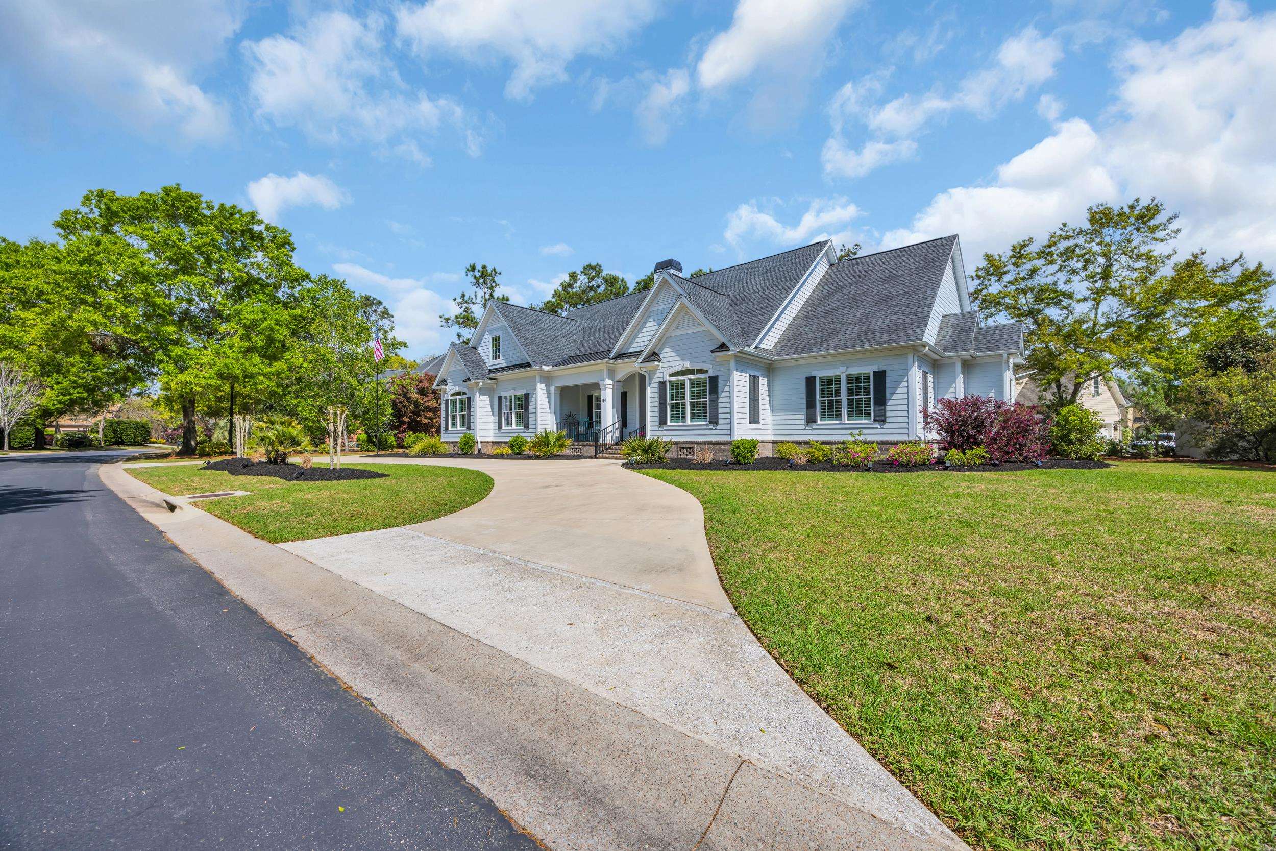 181 Highwood Circle Property Photo 3
