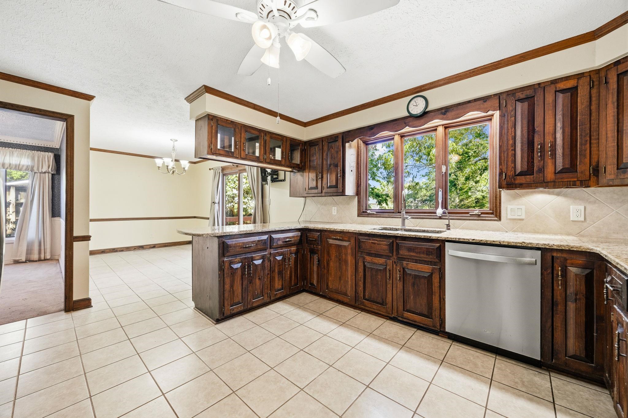 4904 Yaupon Dr. Property Photo 8