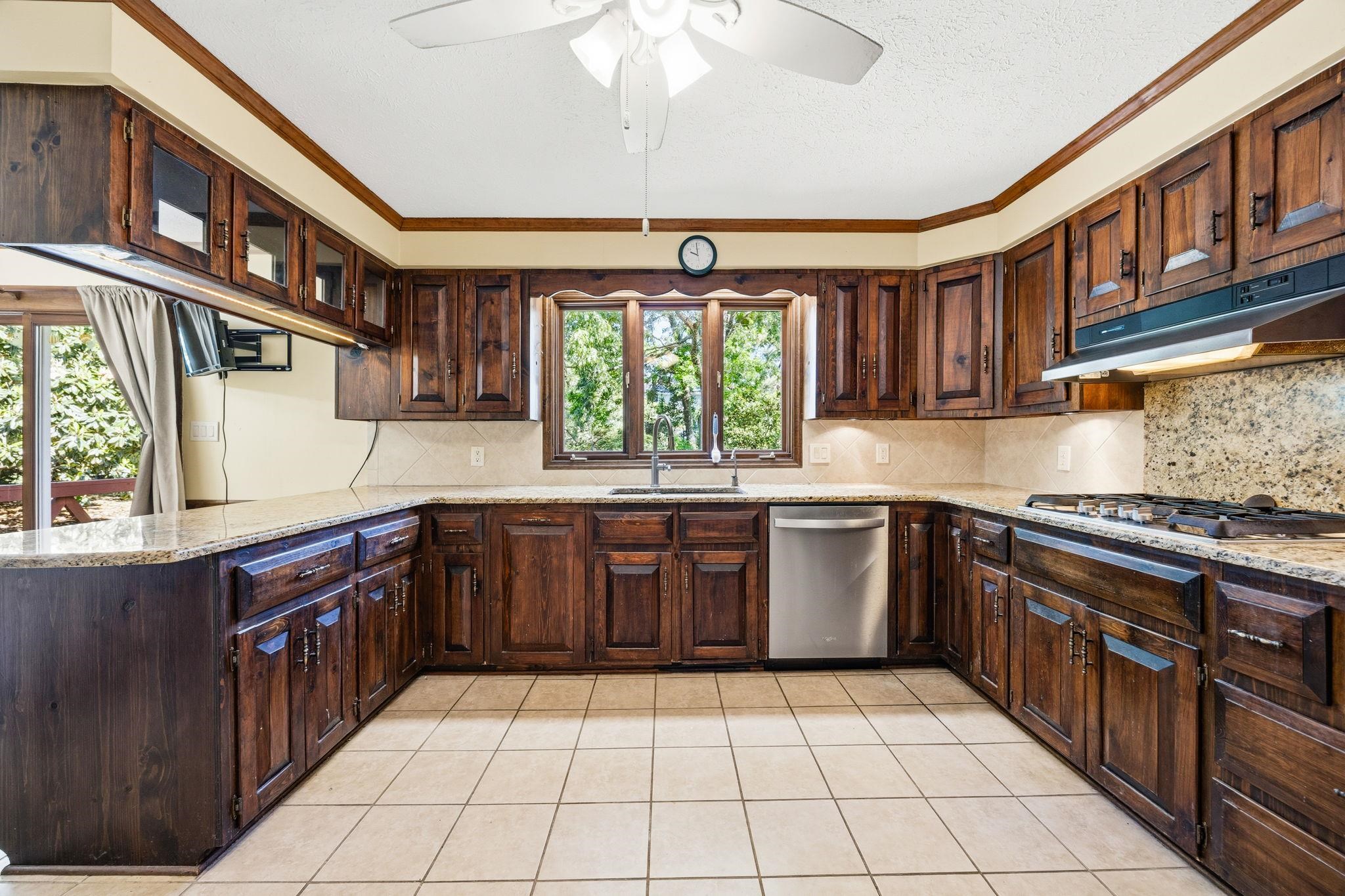 4904 Yaupon Dr. Property Photo 9