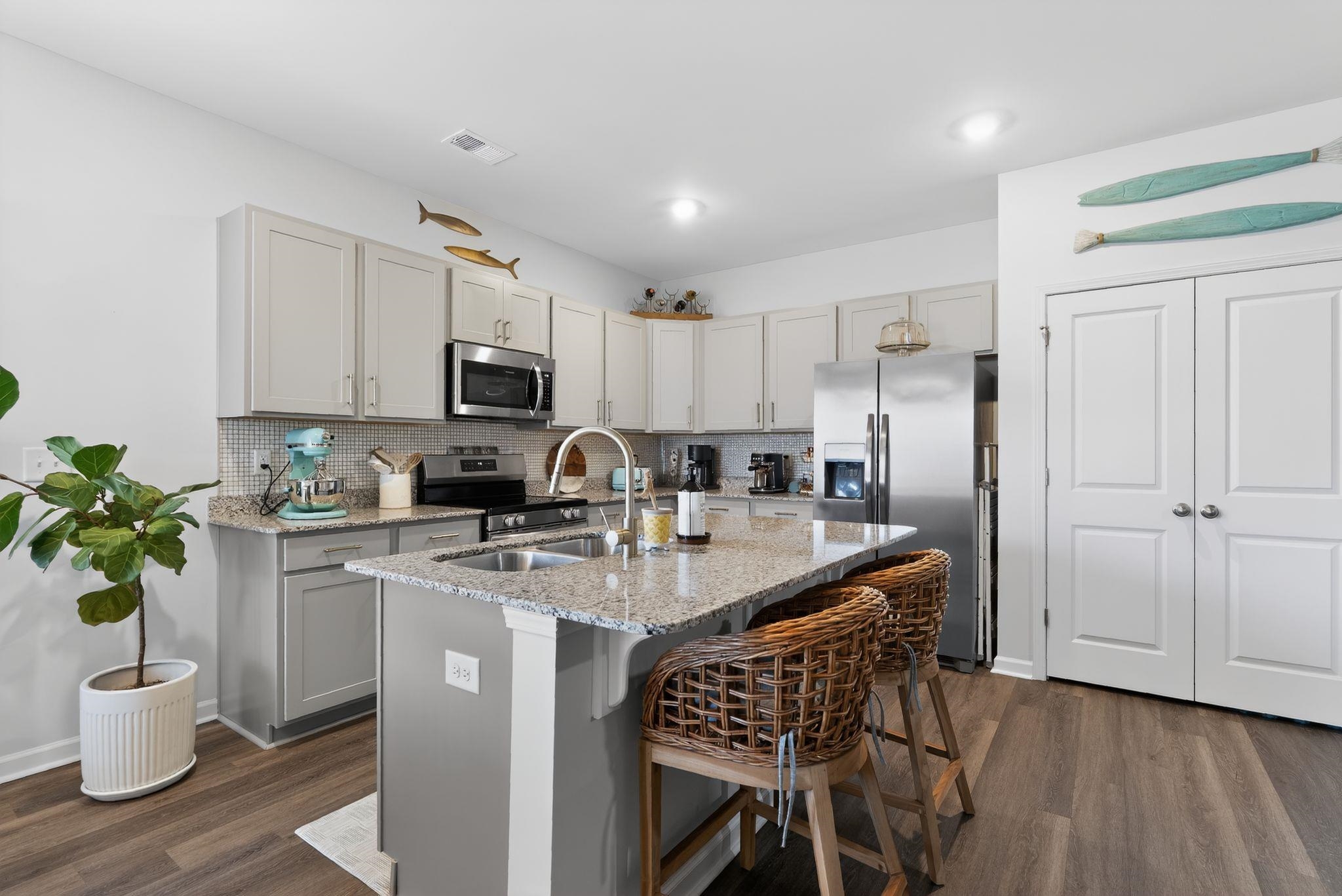 307 Sandridgebury Dr. Property Photo 12
