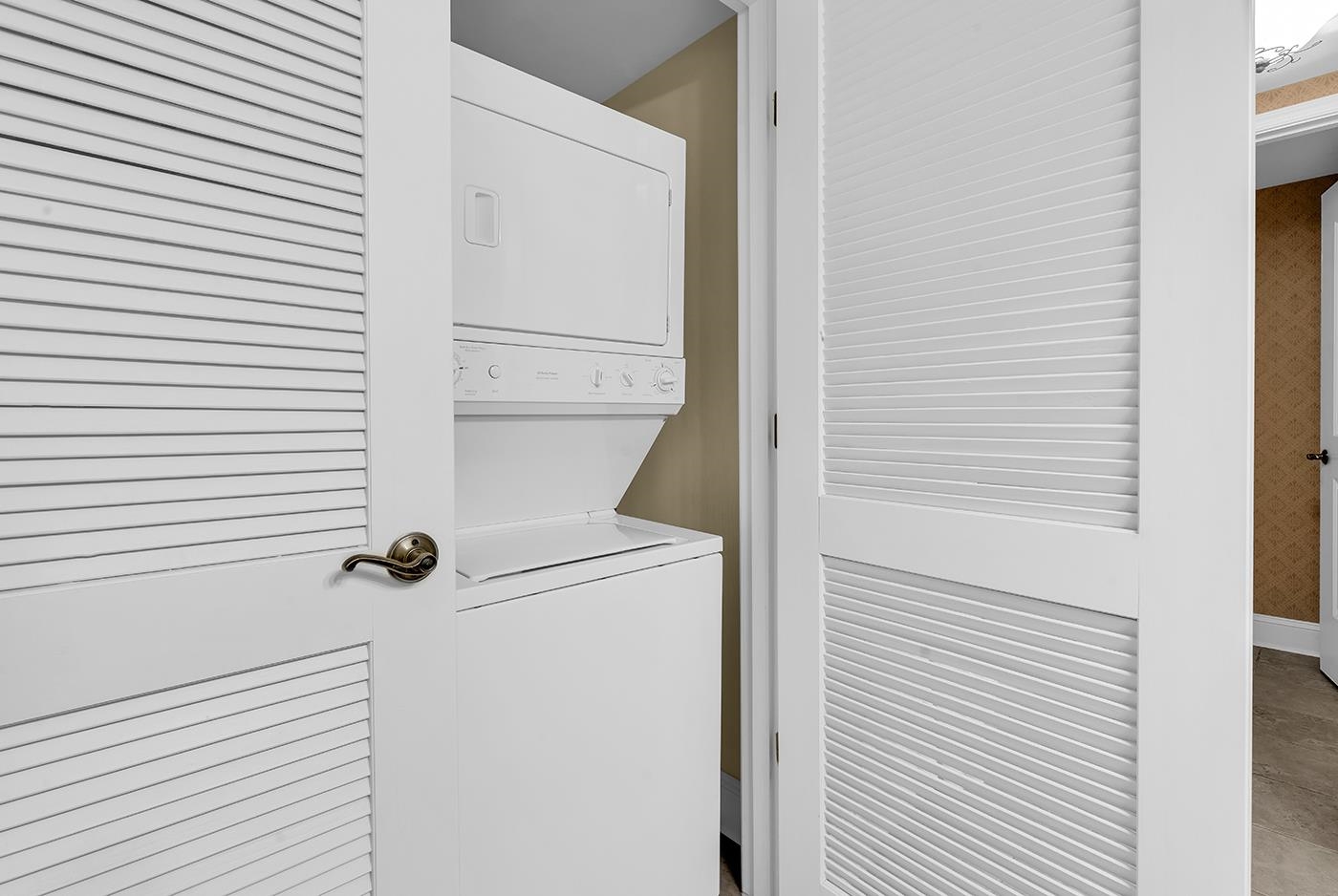 8121 Amalfi Pl. Property Photo 18