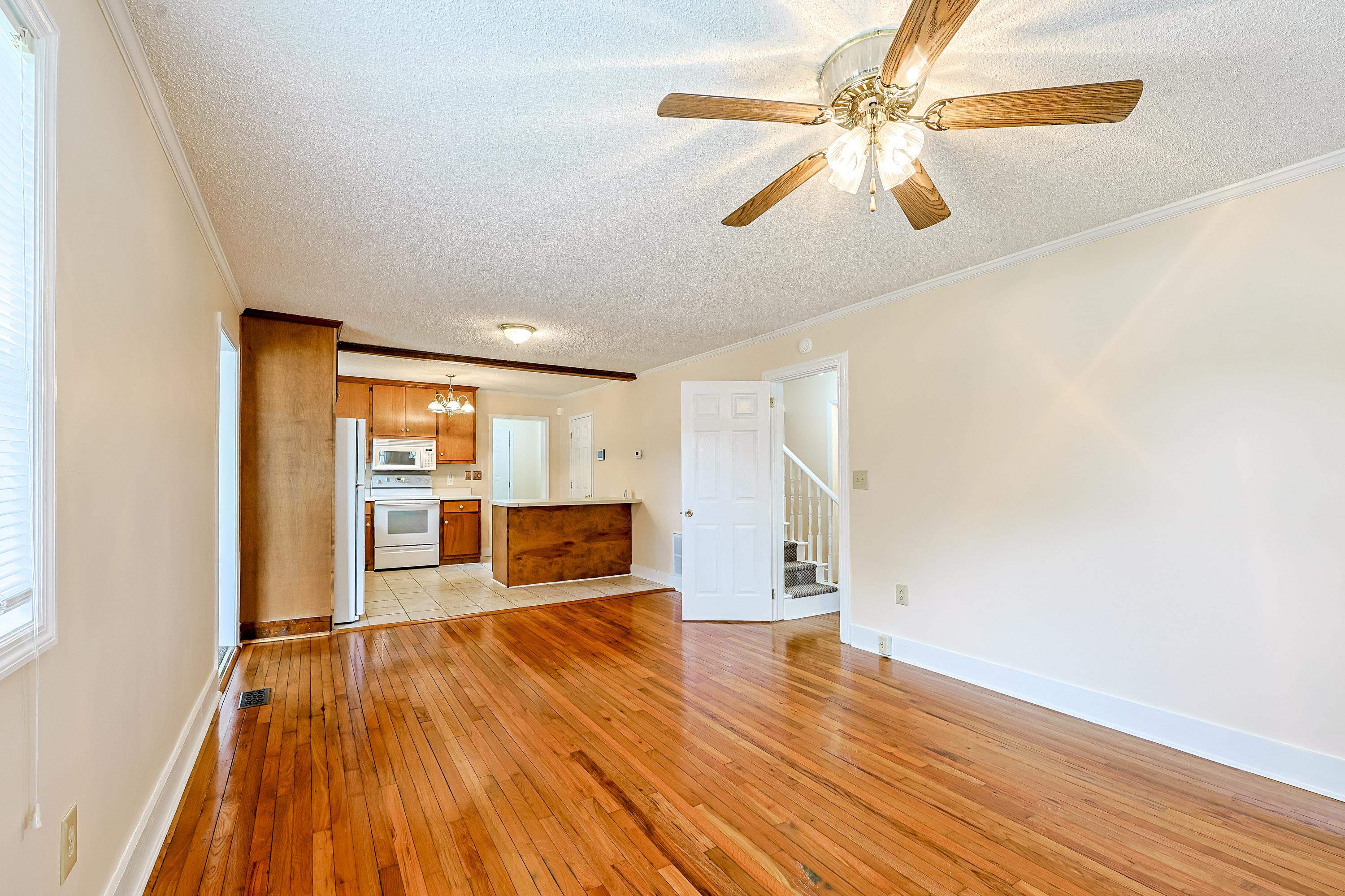 2220 S Island Rd. Property Photo 4