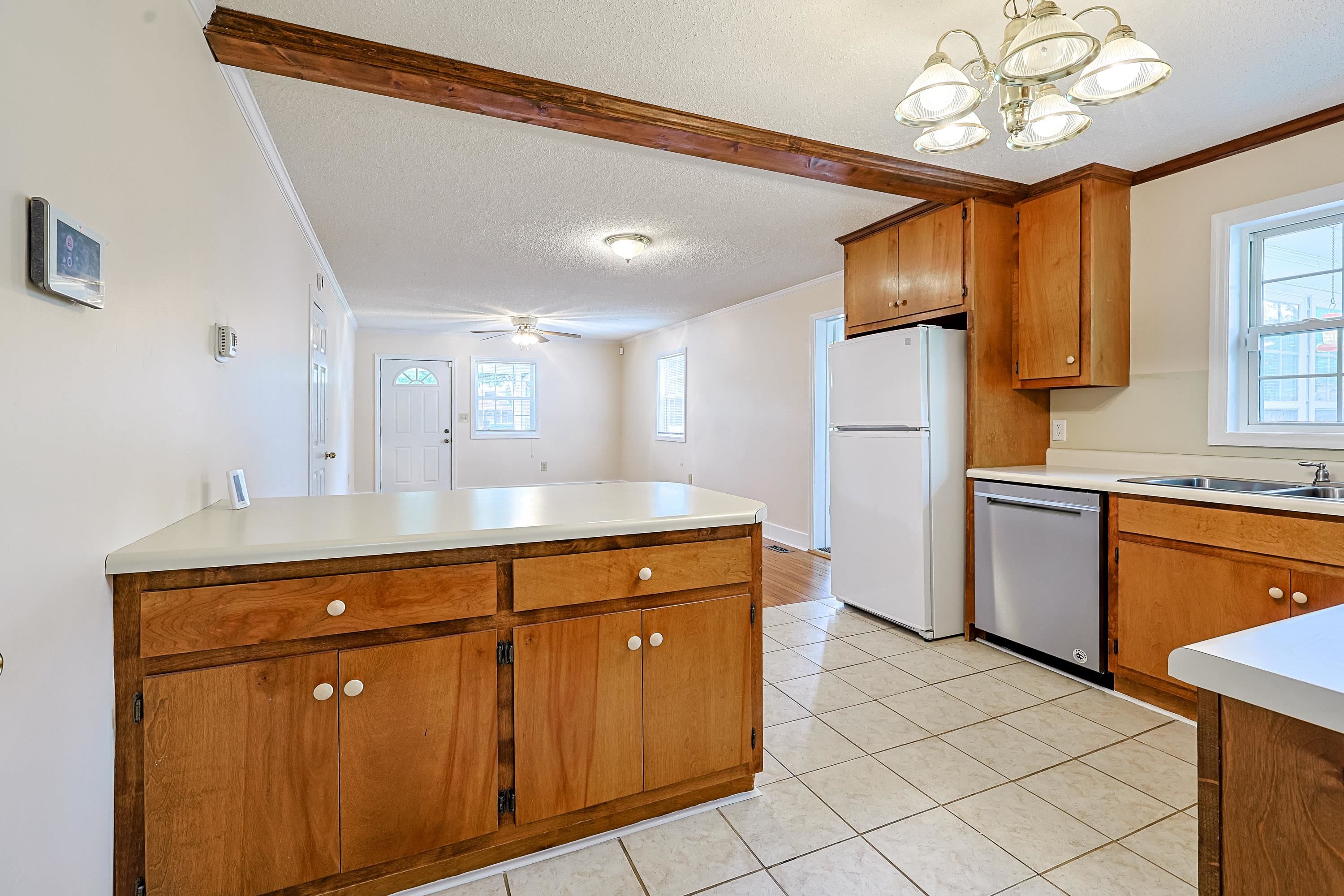 2220 S Island Rd. Property Photo 9