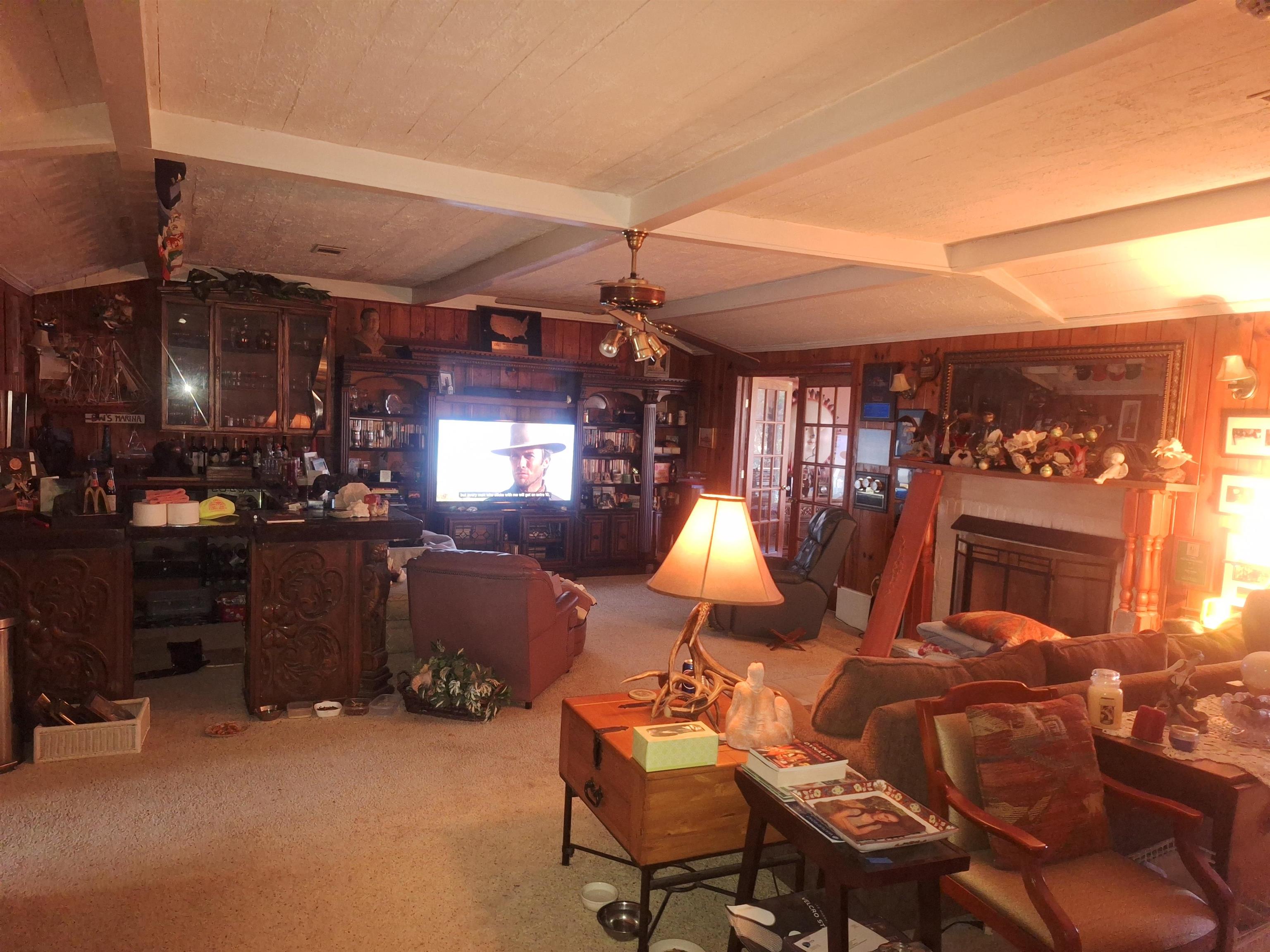1642 Riverview Dr. Property Photo 3