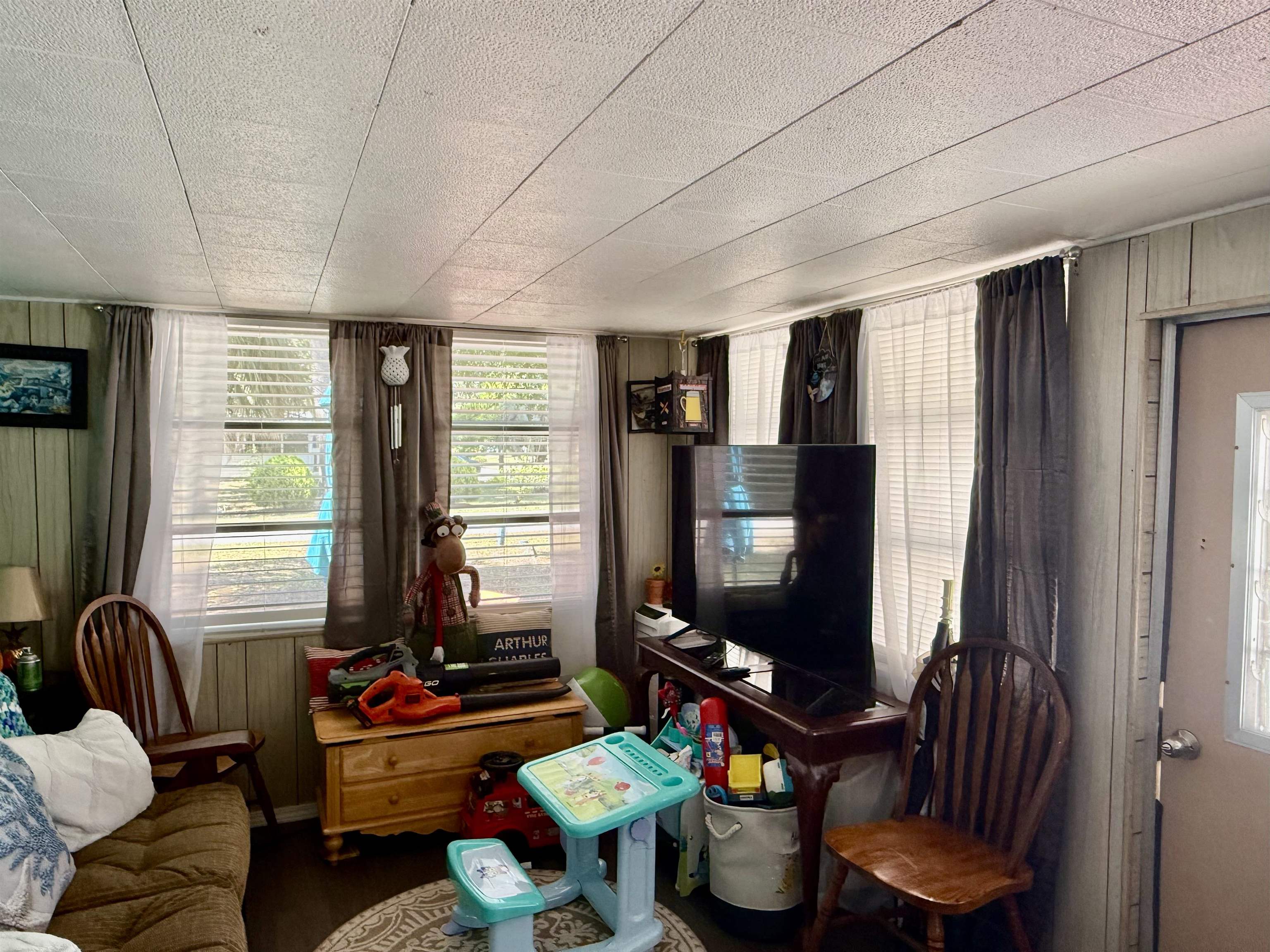 2926 Holly Rd. Property Photo 11