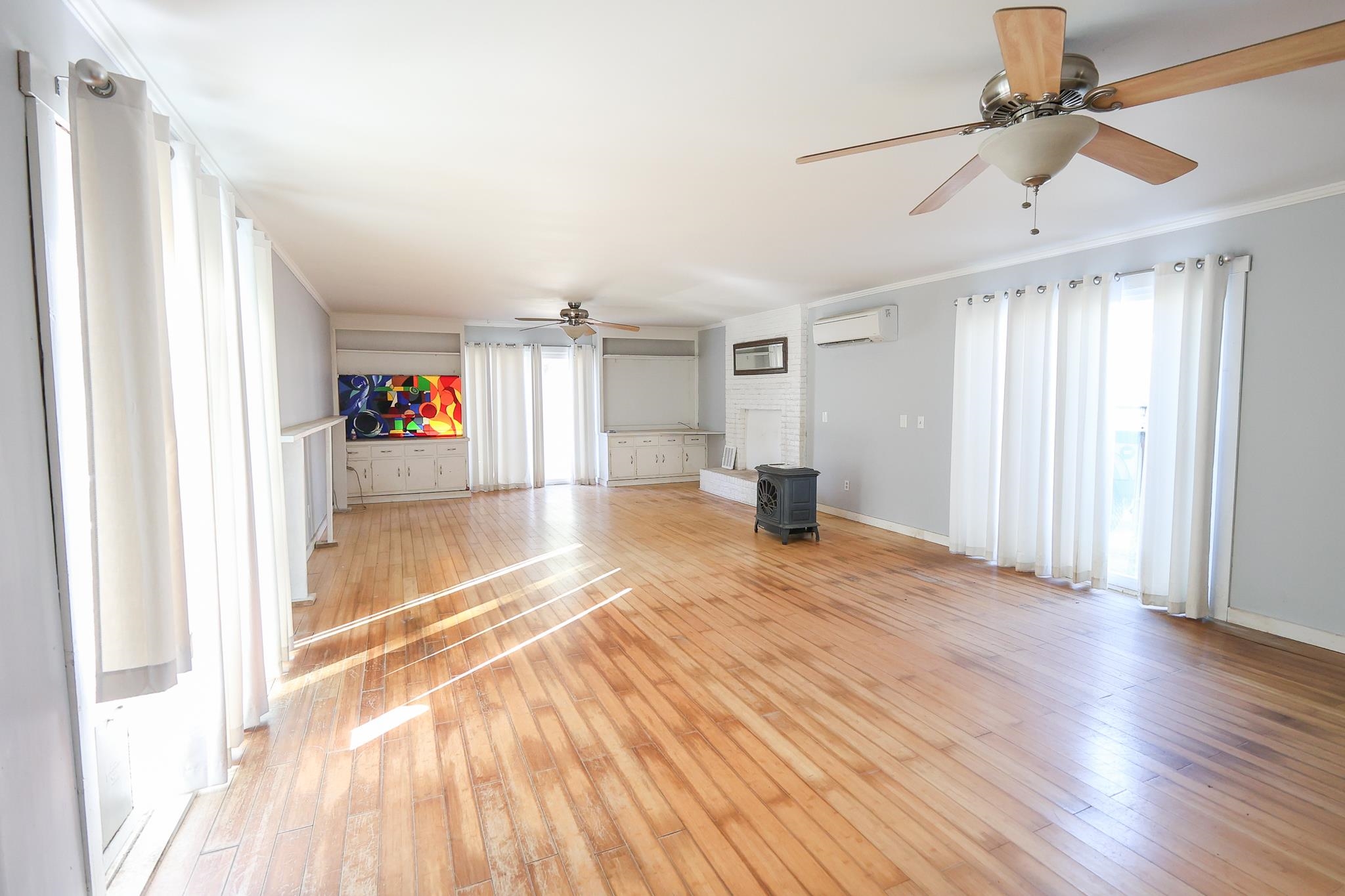 1841 Jasper St. Property Photo 2