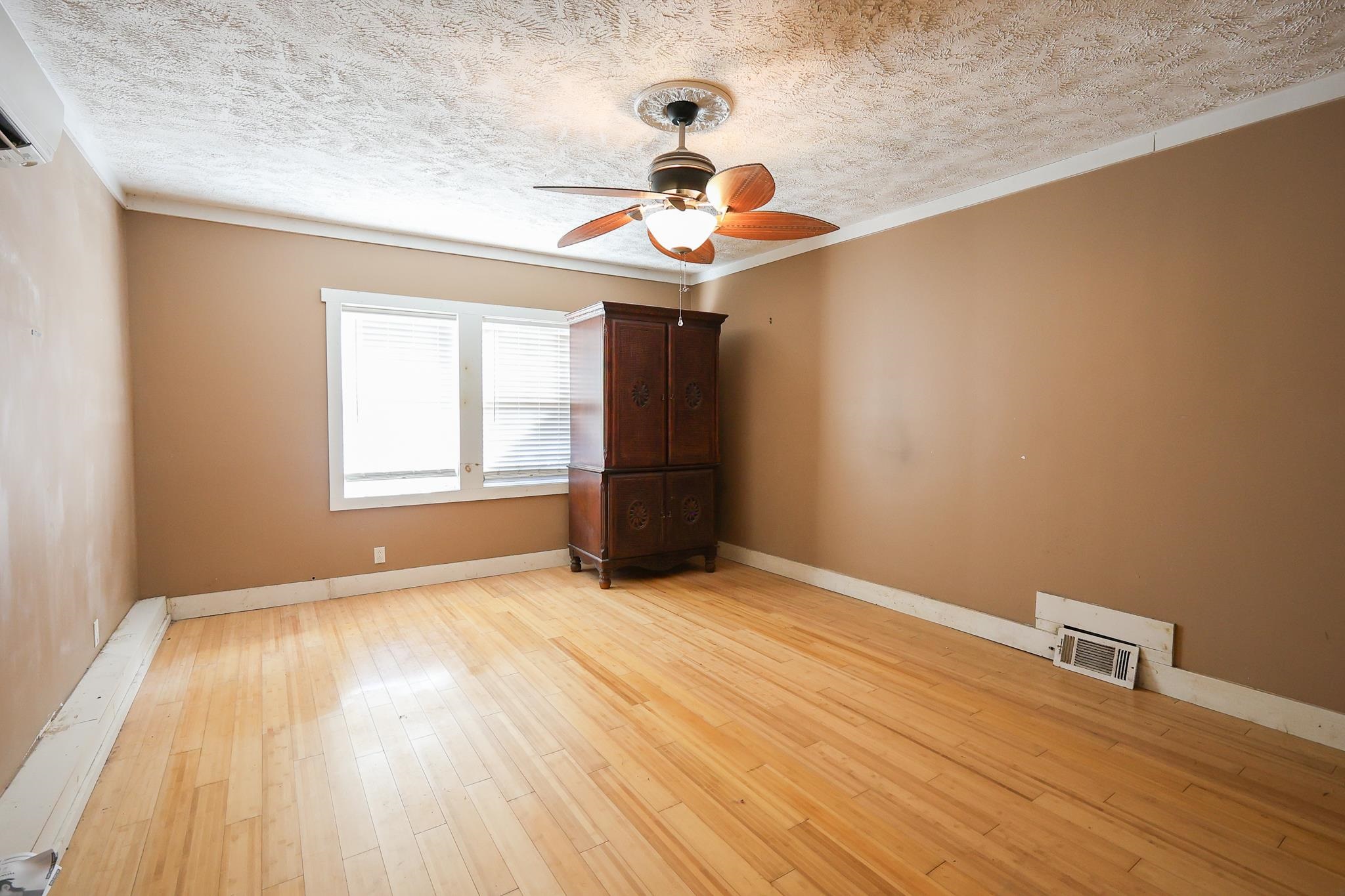 1841 Jasper St. Property Photo 8