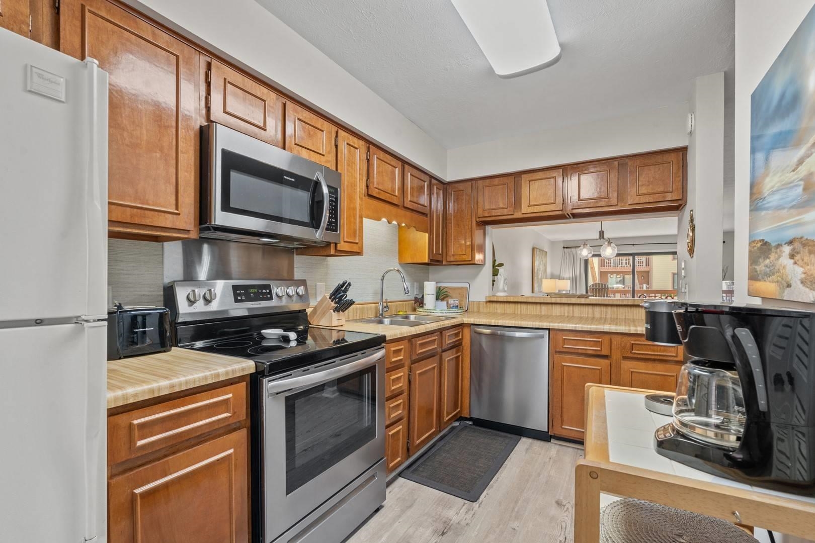 5507 Ocean Blvd. N Property Photo 8