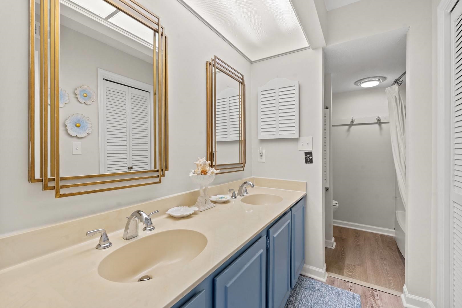 5507 Ocean Blvd. N Property Photo 11