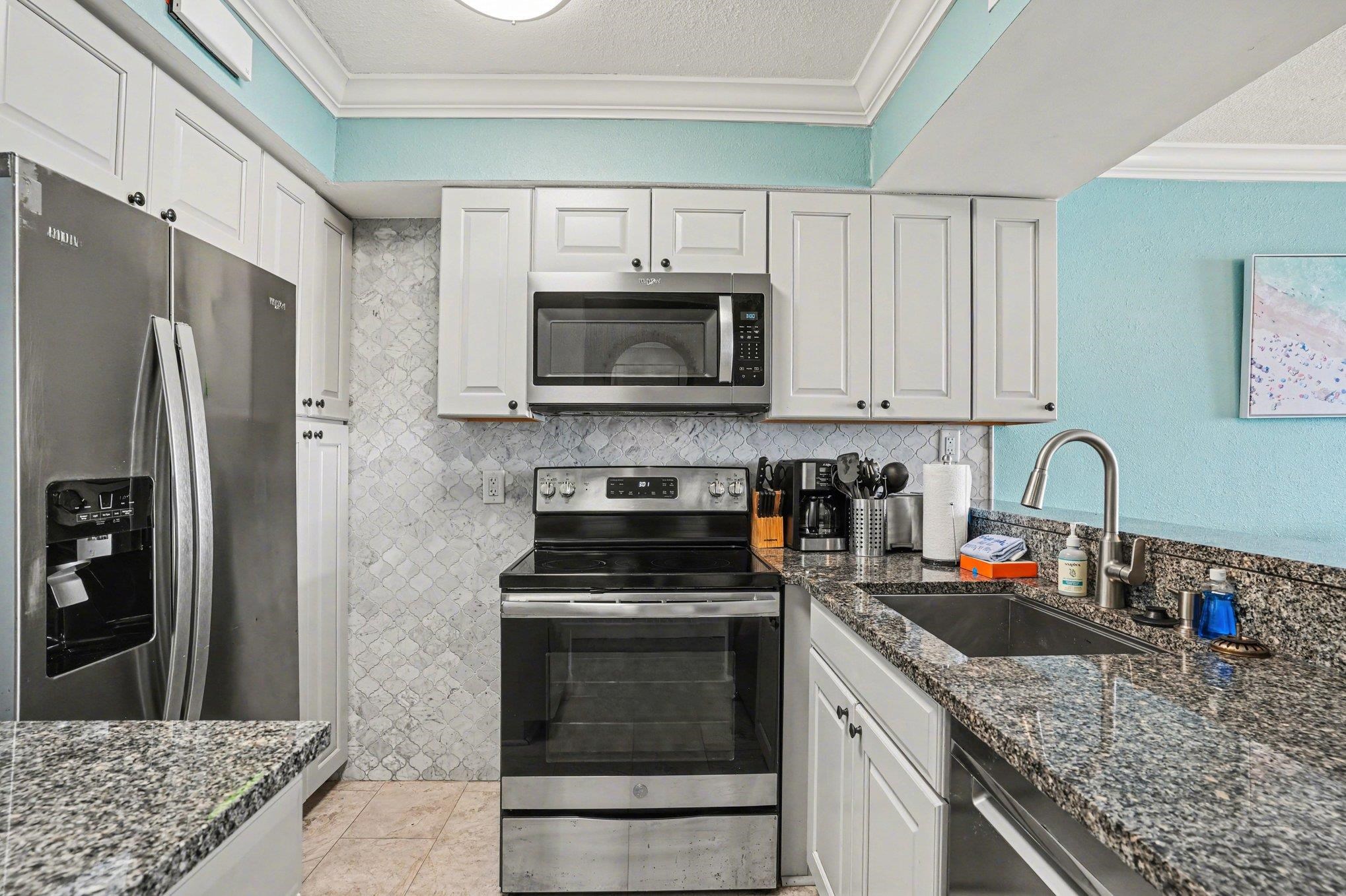 9400 Shore Dr. Property Photo 6