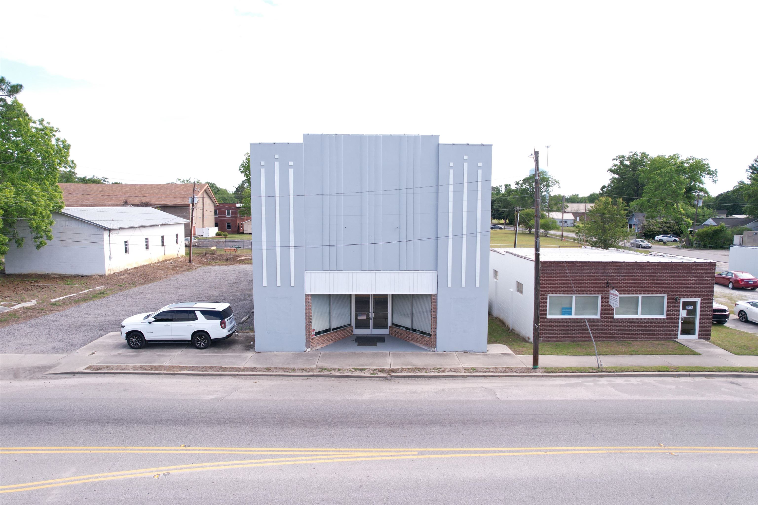 109 E Main St. Property Photo 1