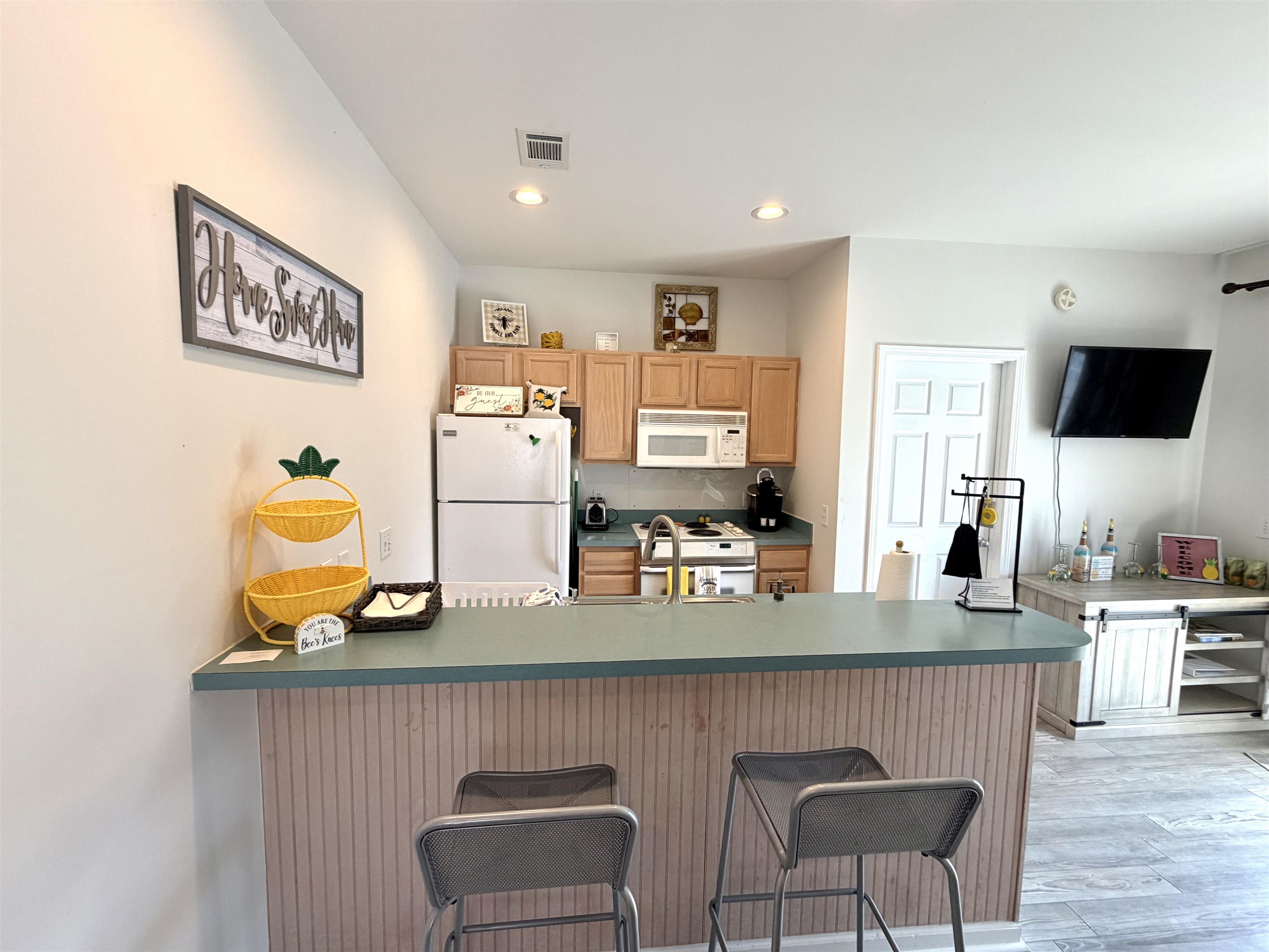 225 Royal Poste Rd. Property Photo 3
