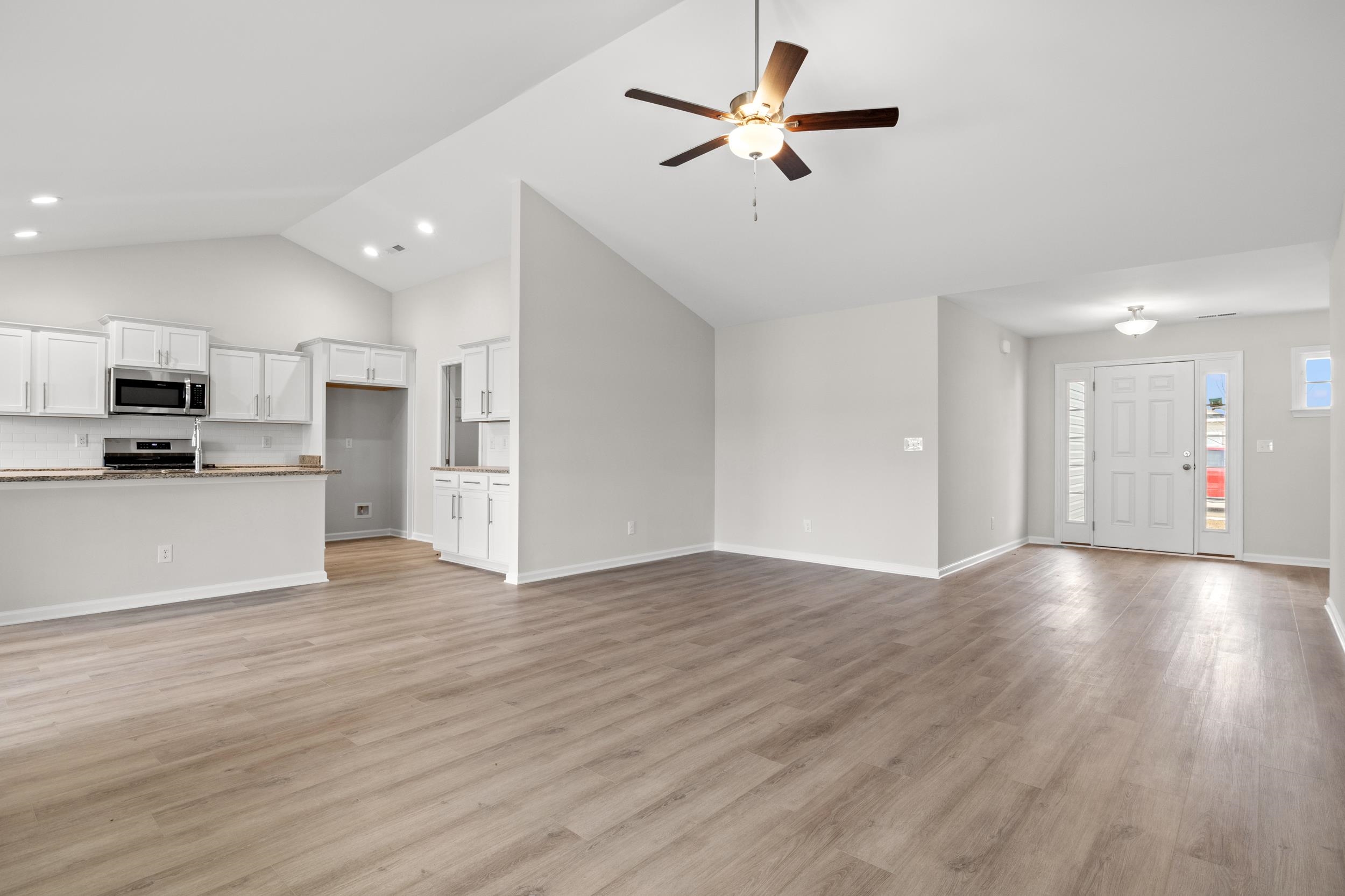 939 Woodside Dr. Property Photo 3