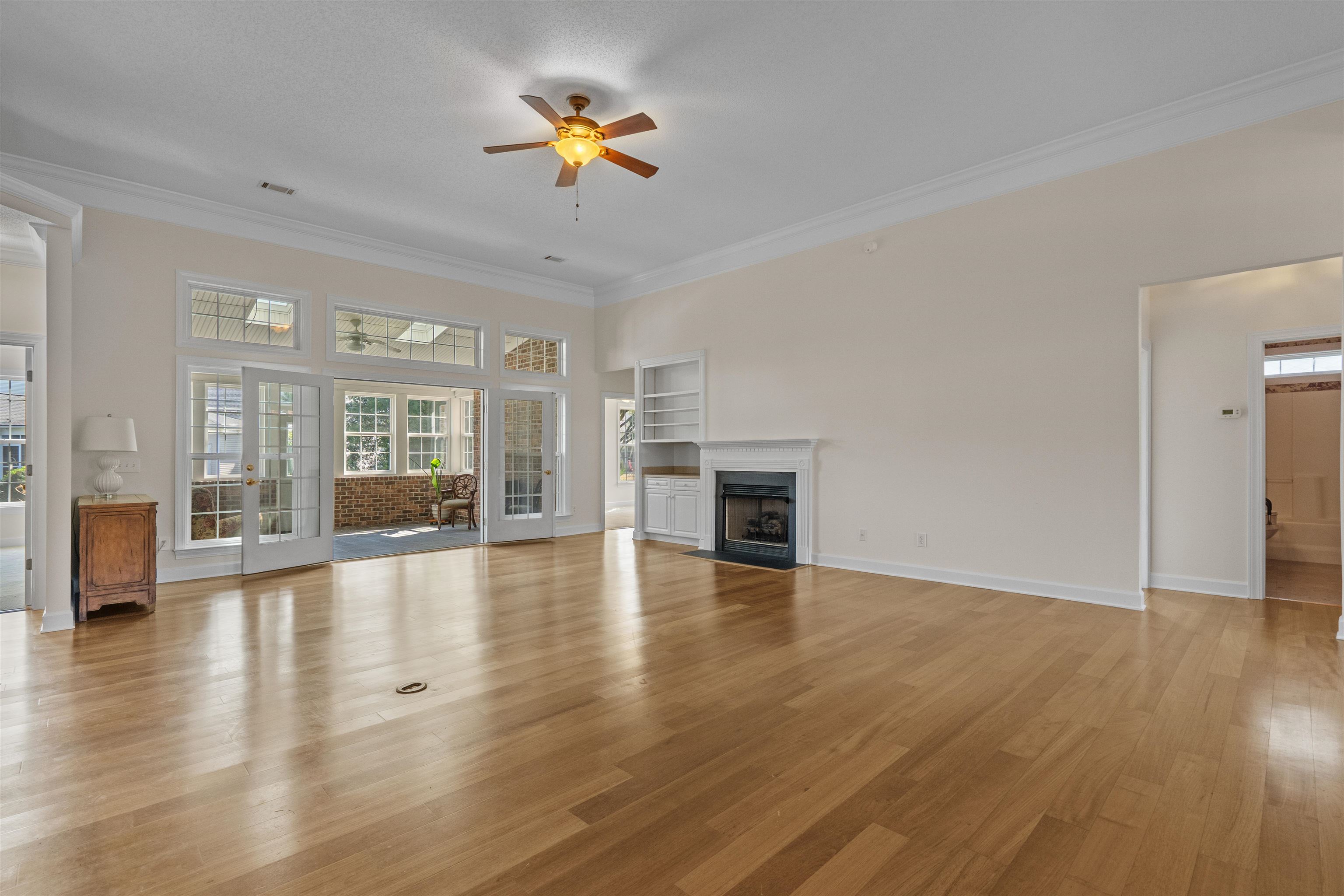 457 Spring Lake Dr. Property Photo 7