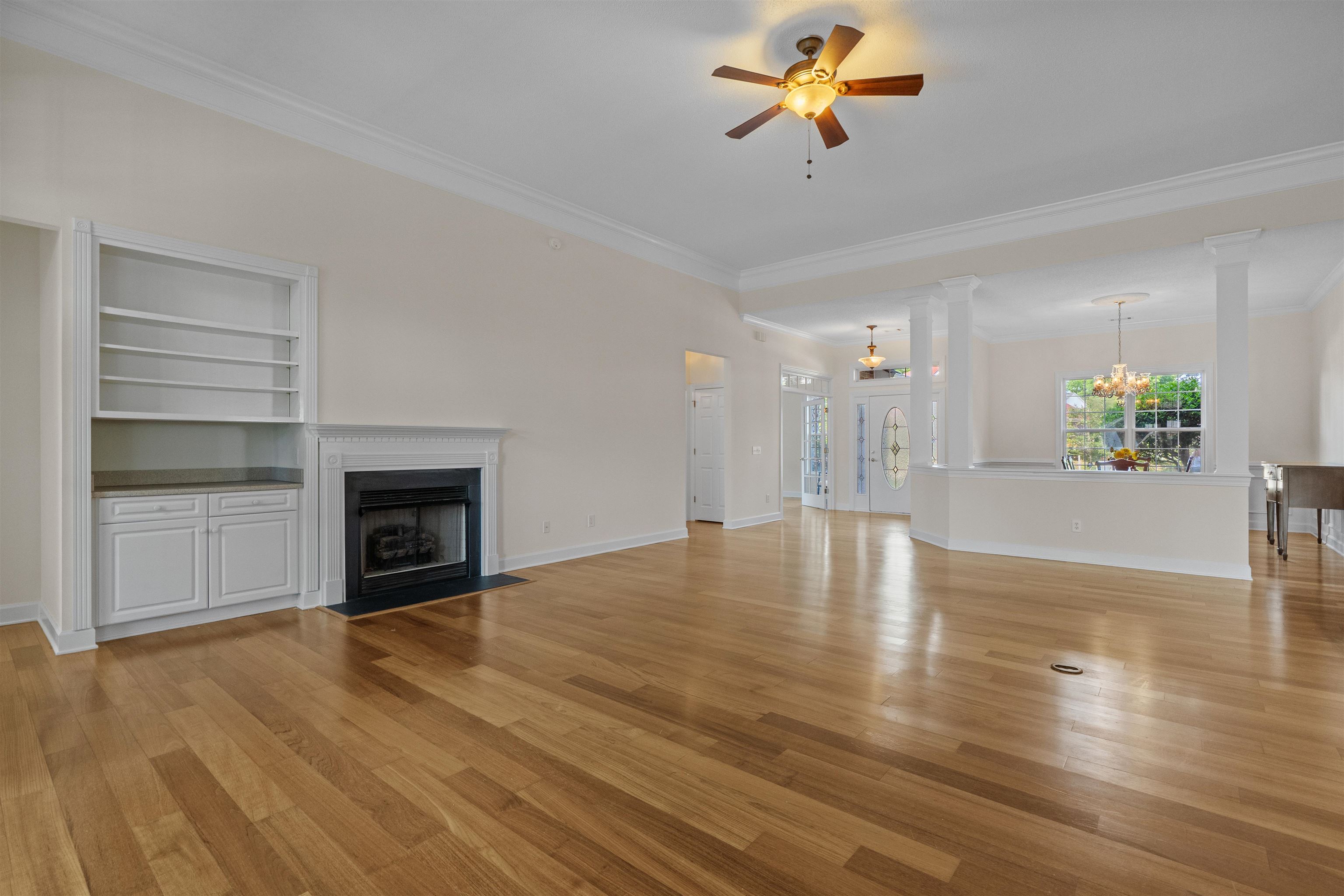 457 Spring Lake Dr. Property Photo 8