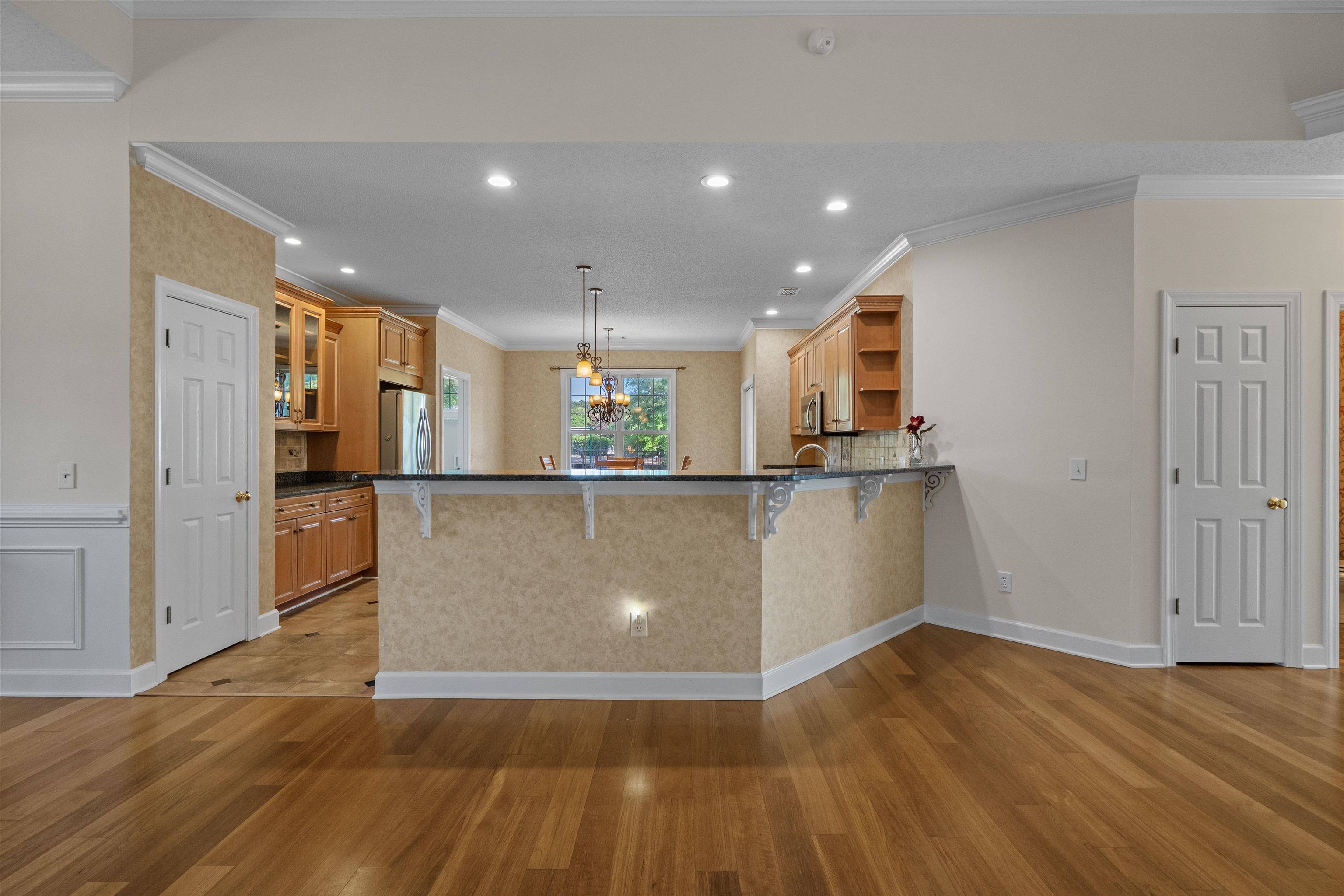 457 Spring Lake Dr. Property Photo 10