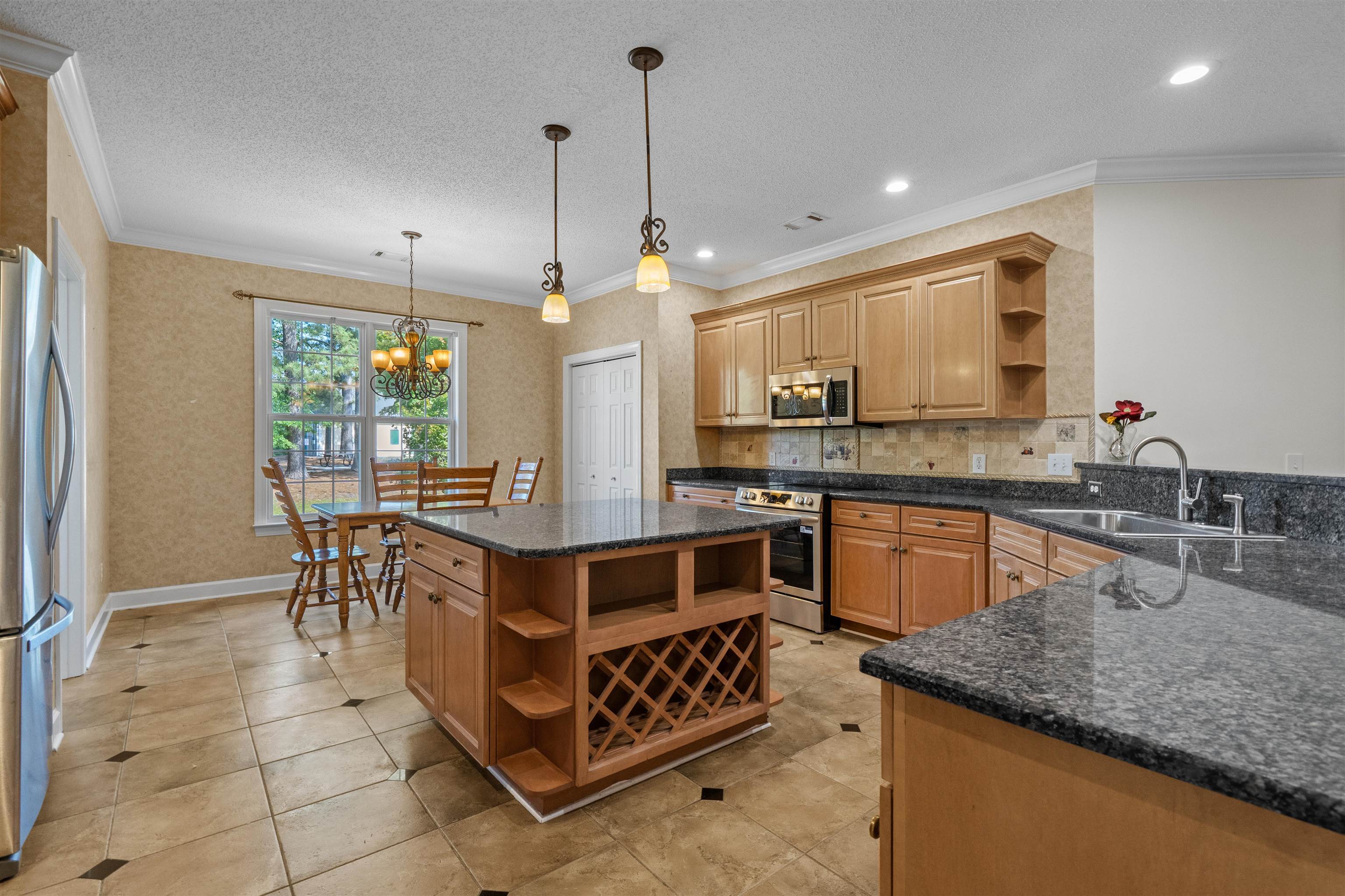 457 Spring Lake Dr. Property Photo 13