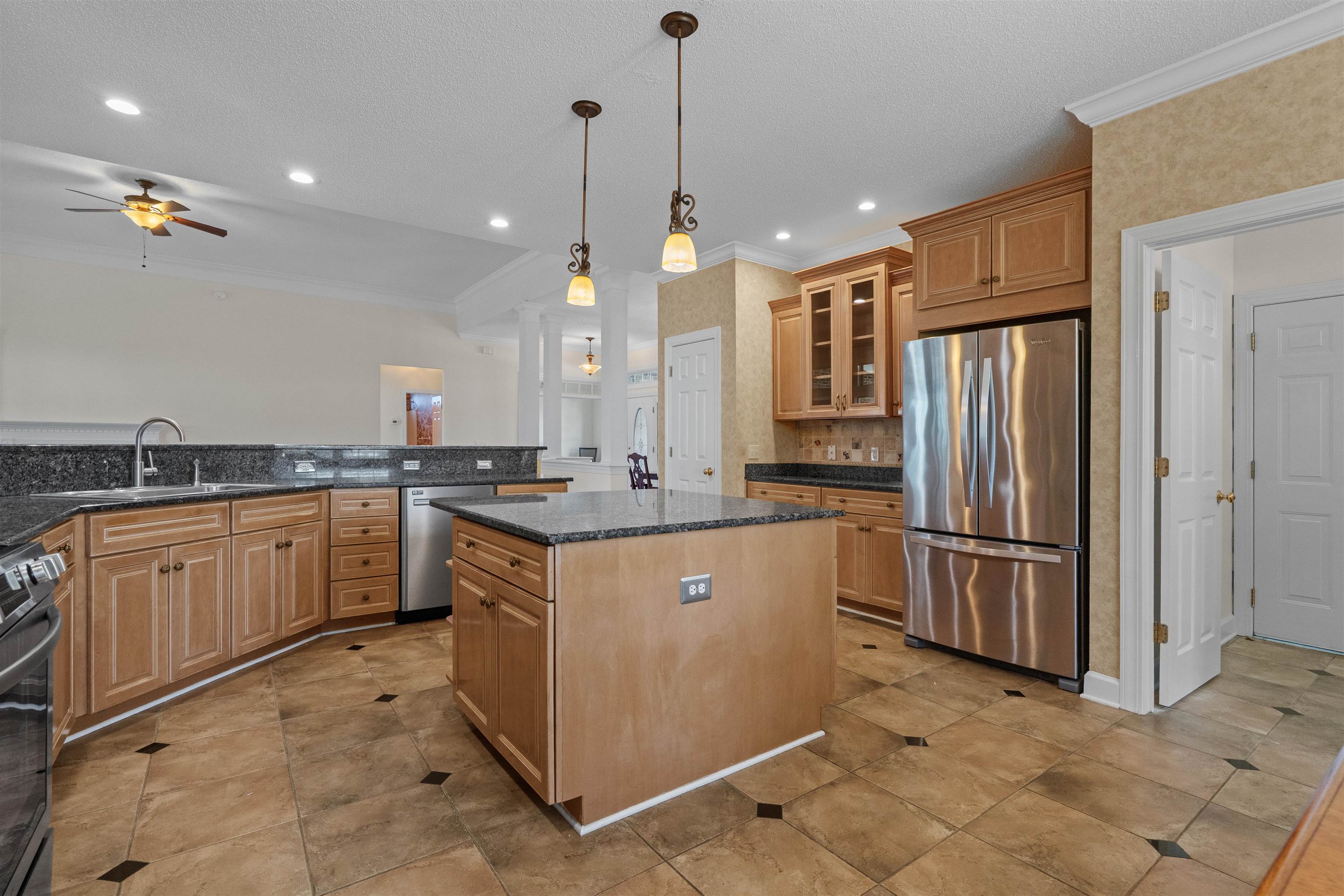 457 Spring Lake Dr. Property Photo 15