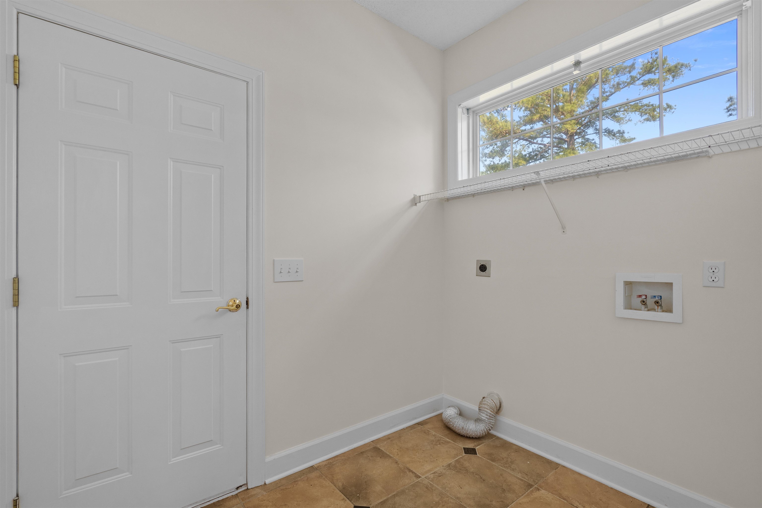 457 Spring Lake Dr. Property Photo 18
