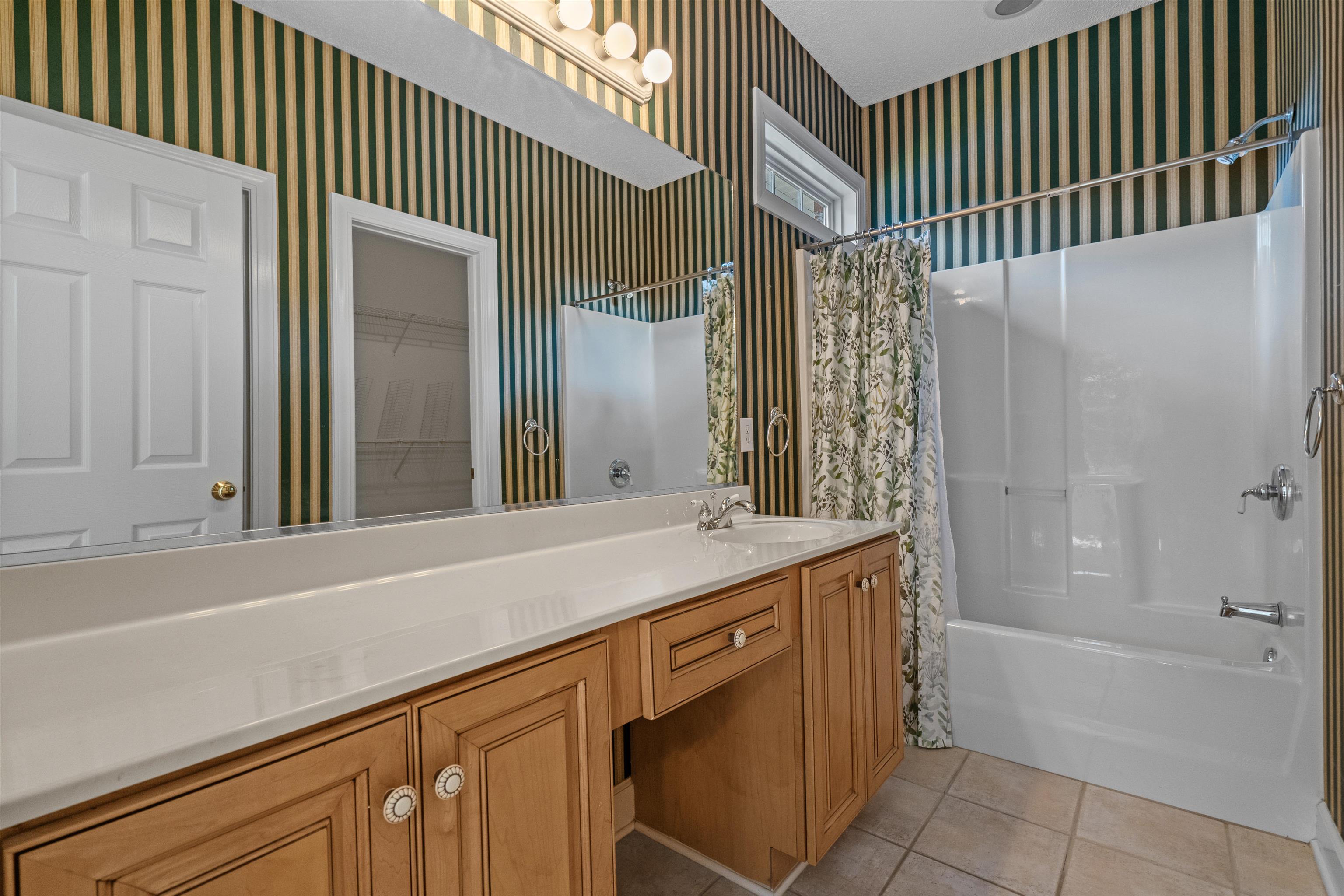457 Spring Lake Dr. Property Photo 29
