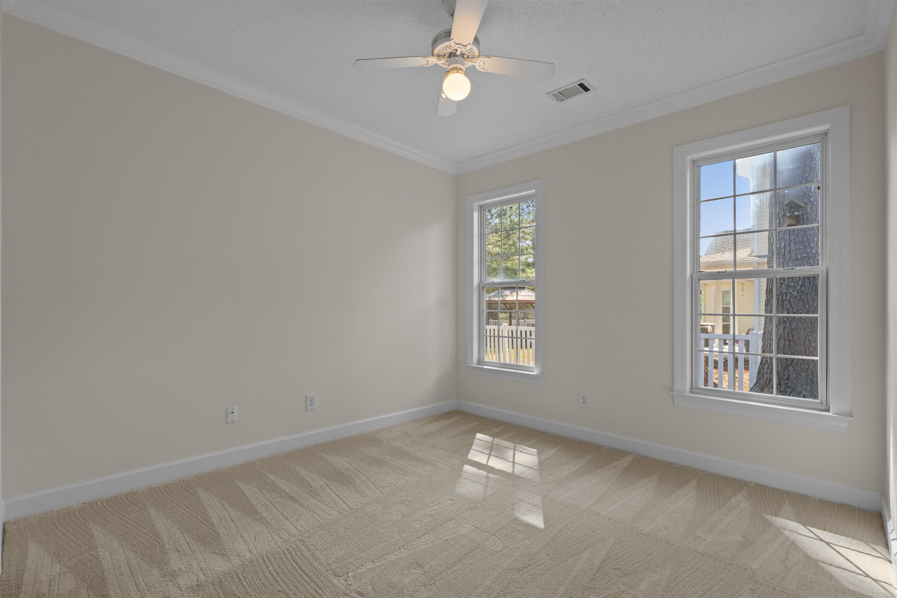 457 Spring Lake Dr. Property Photo 32