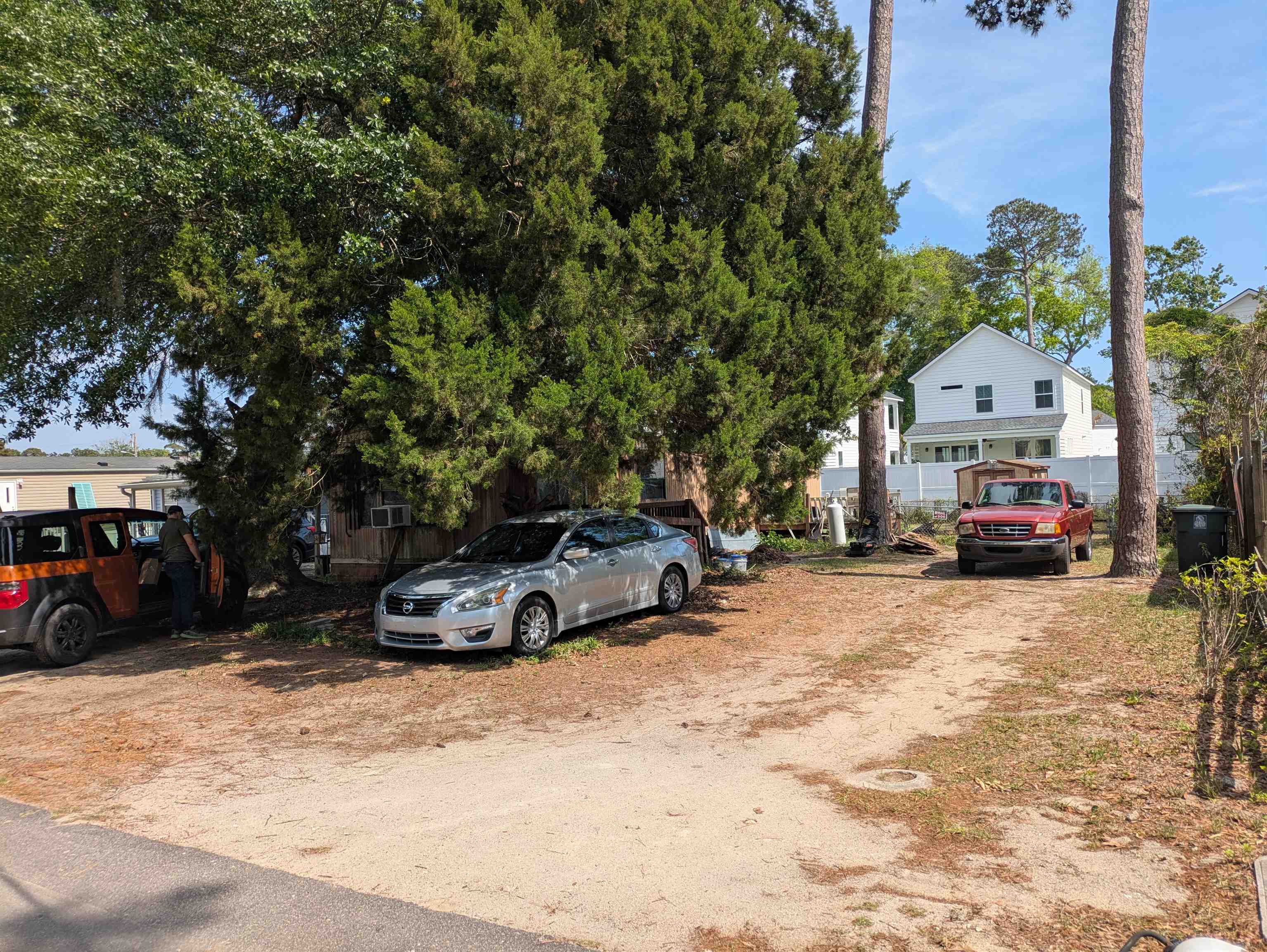 2404 Fern St. Property Photo 1