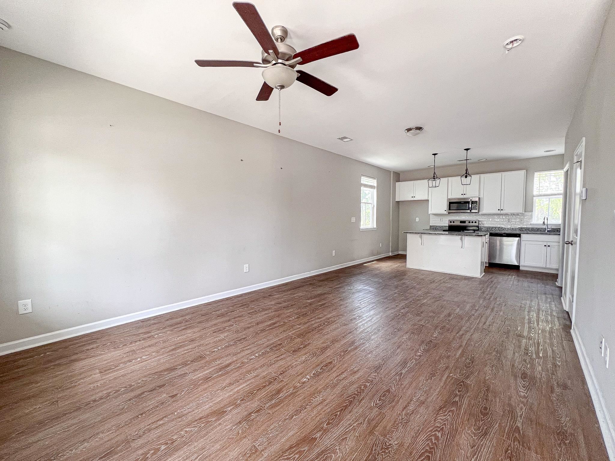 3525 Bristol Ln. Property Photo 4