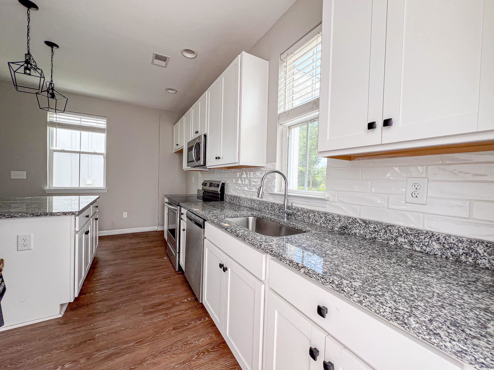 3525 Bristol Ln. Property Photo 8