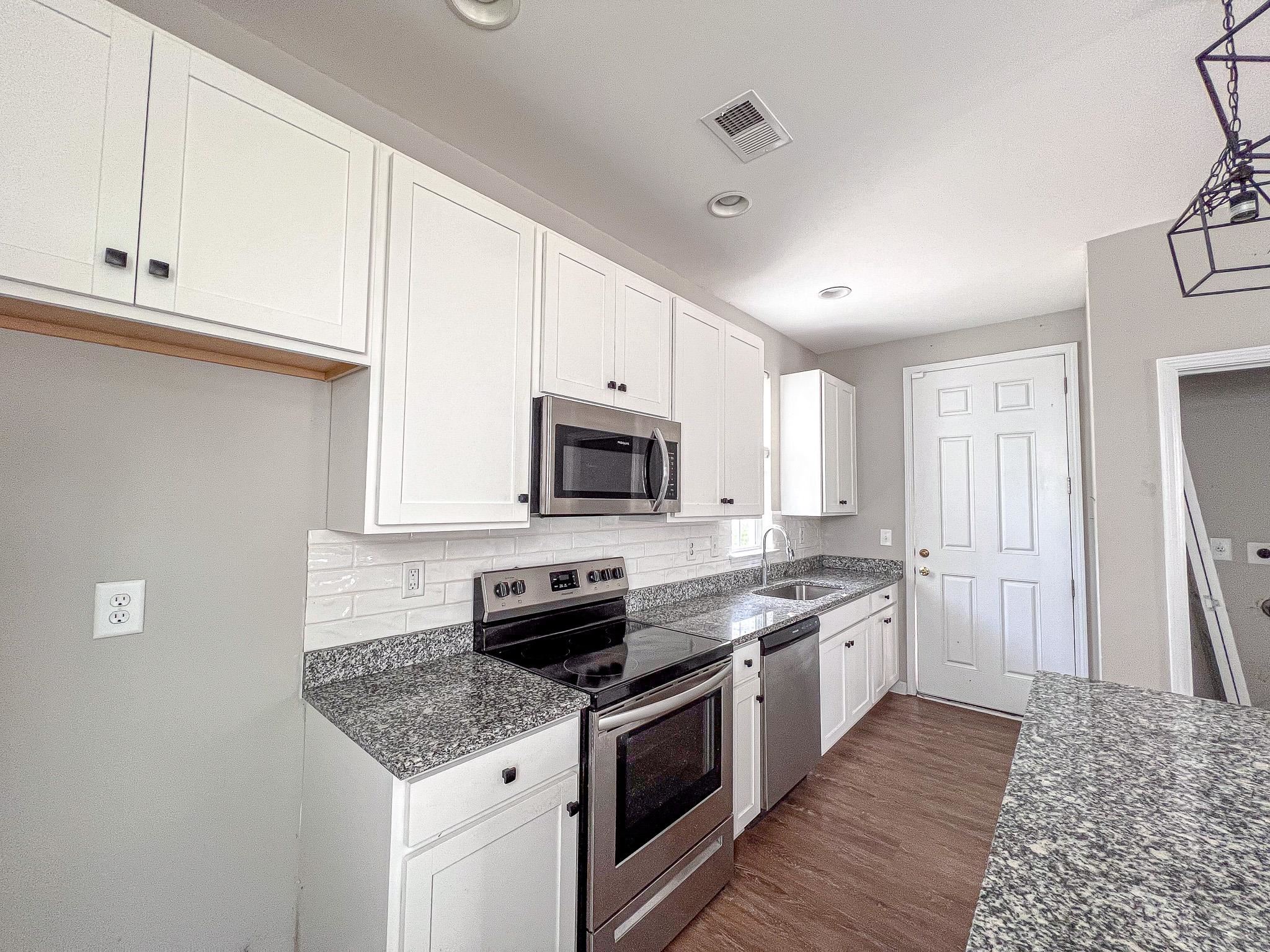 3525 Bristol Ln. Property Photo 9