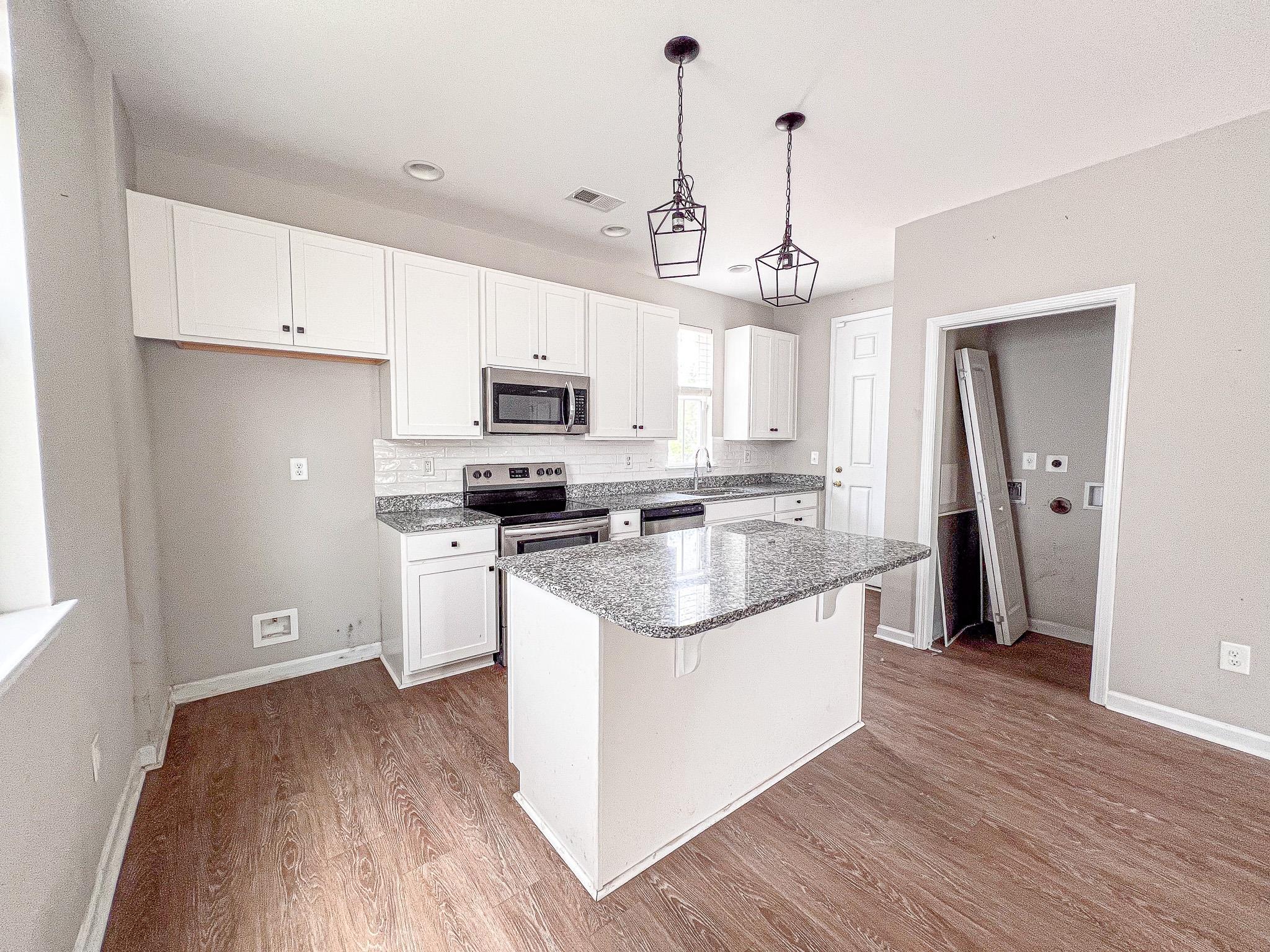 3525 Bristol Ln. Property Photo 10