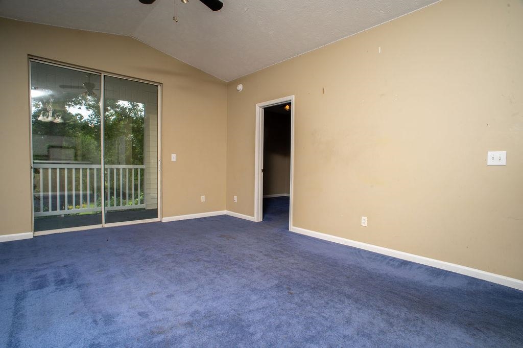 498 River Oaks Dr. Property Photo 4
