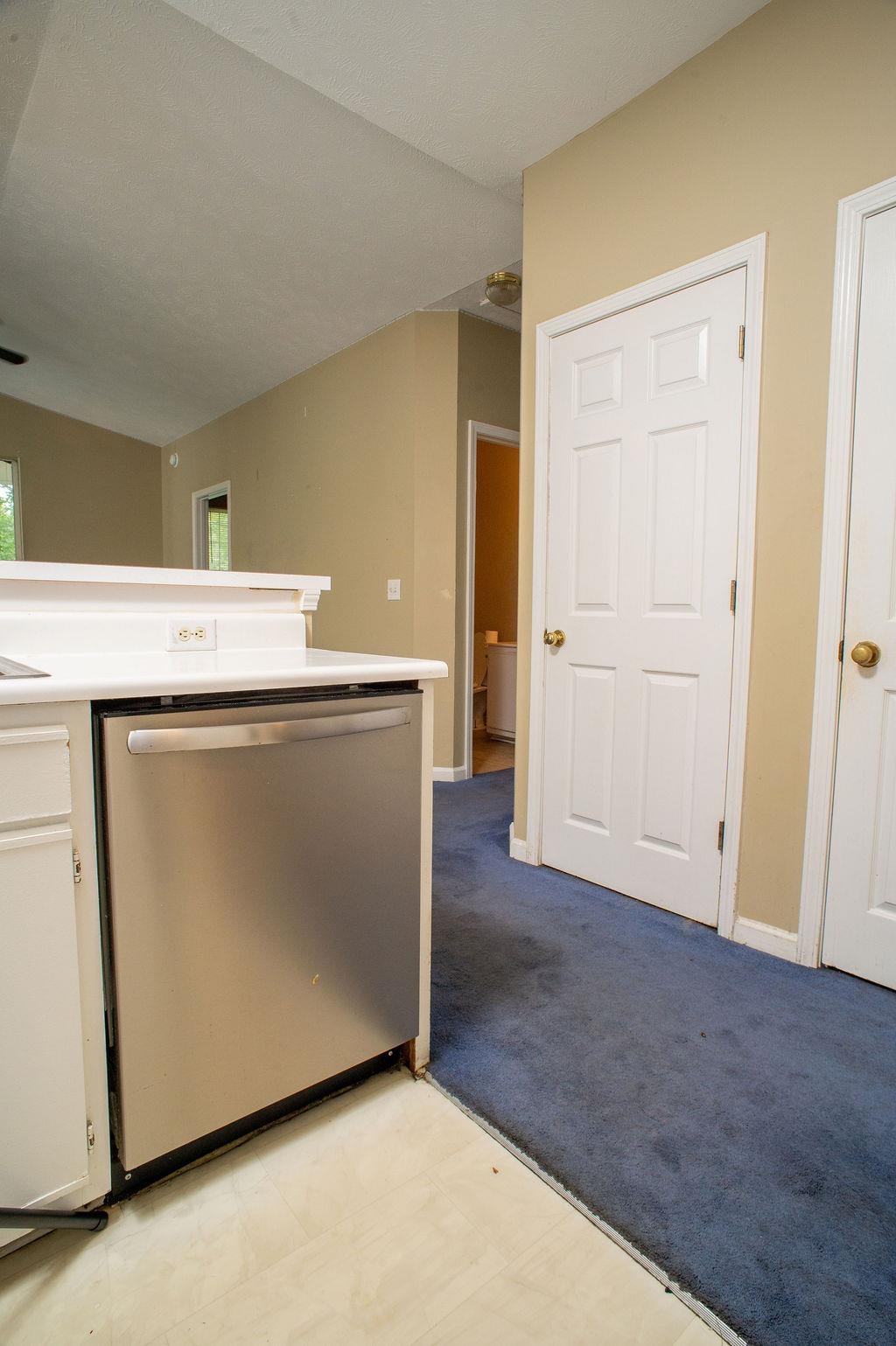 498 River Oaks Dr. Property Photo 18