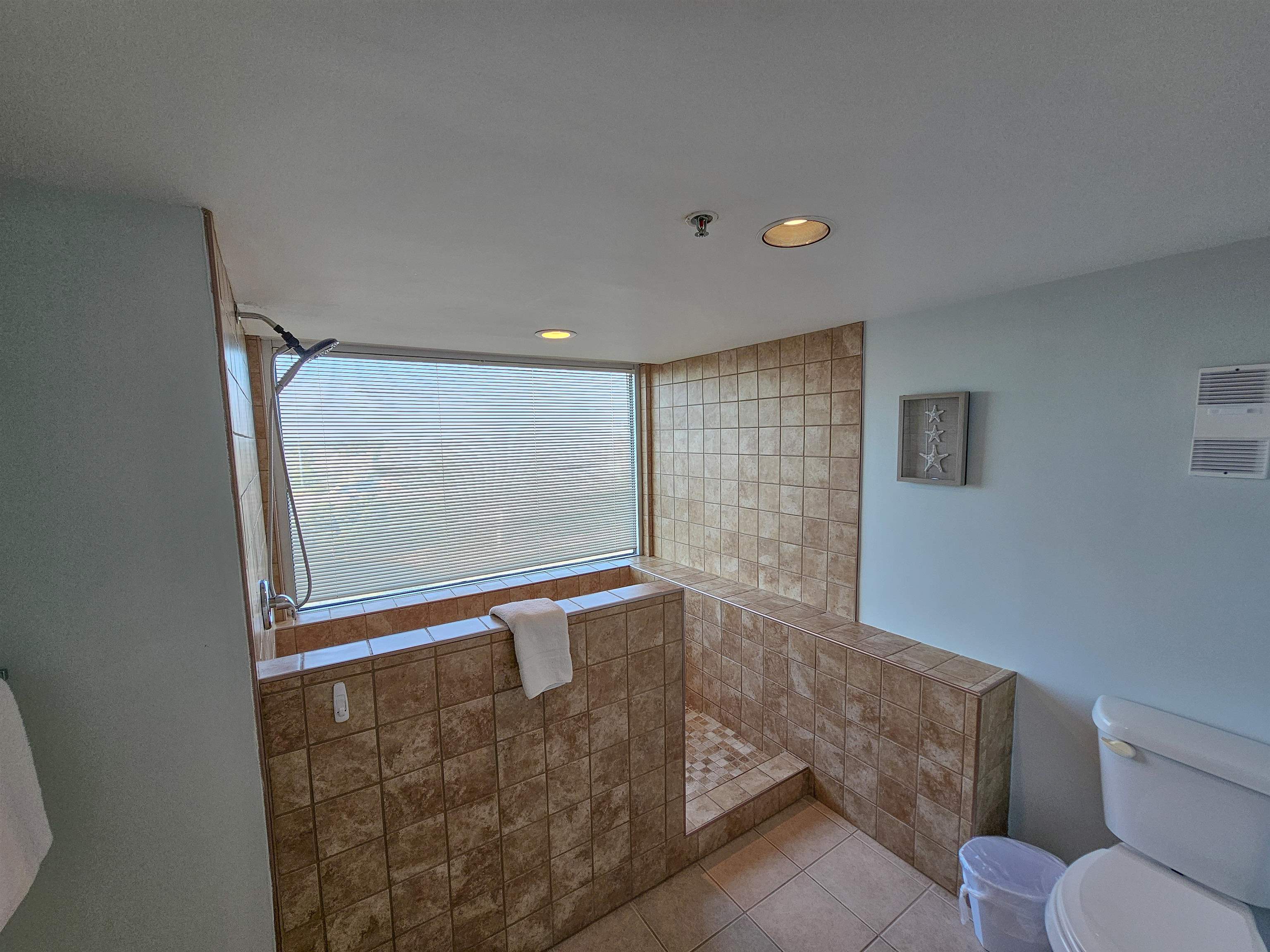 9820 Queensway Blvd. Property Photo 24