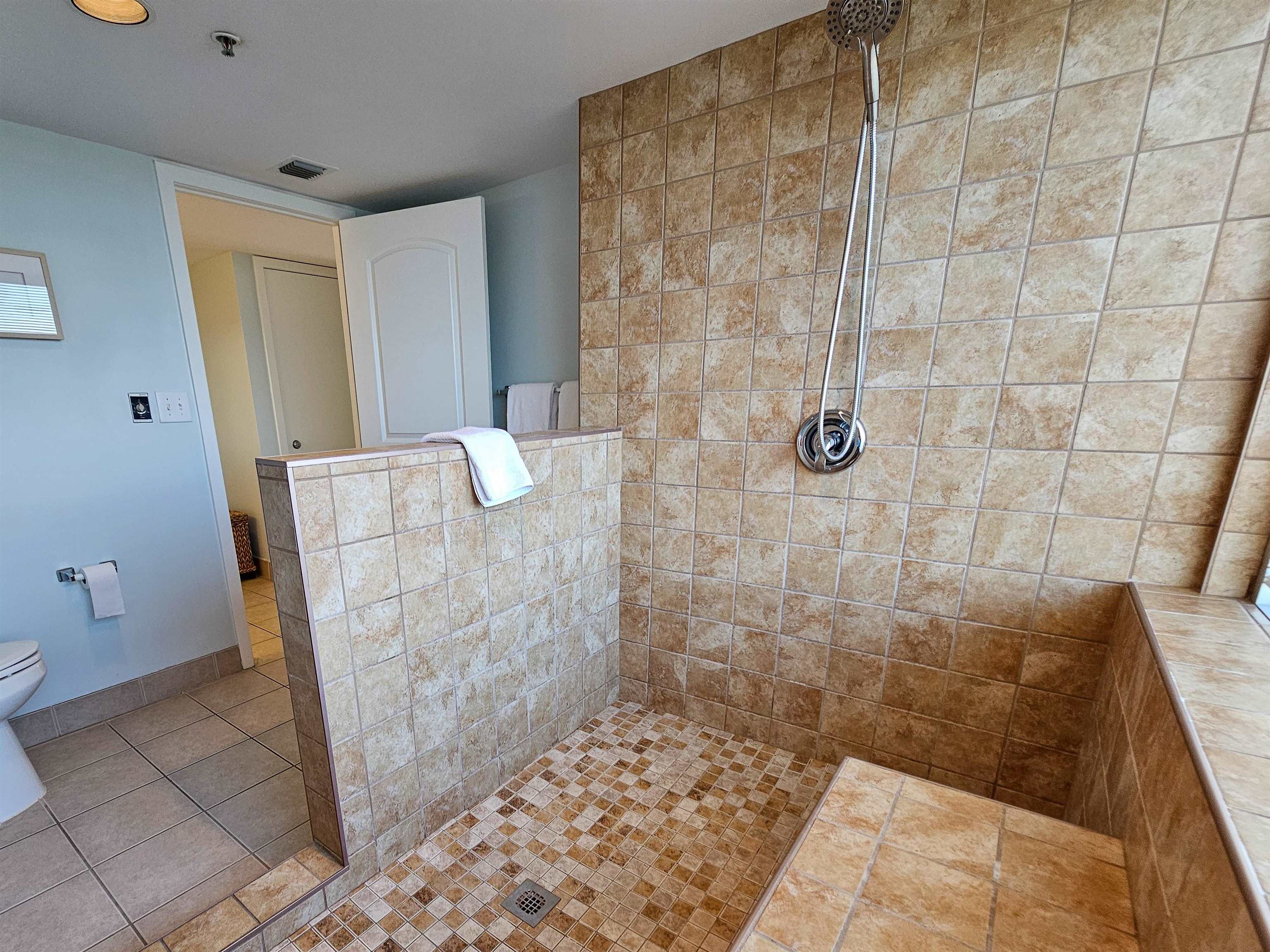 9820 Queensway Blvd. Property Photo 25