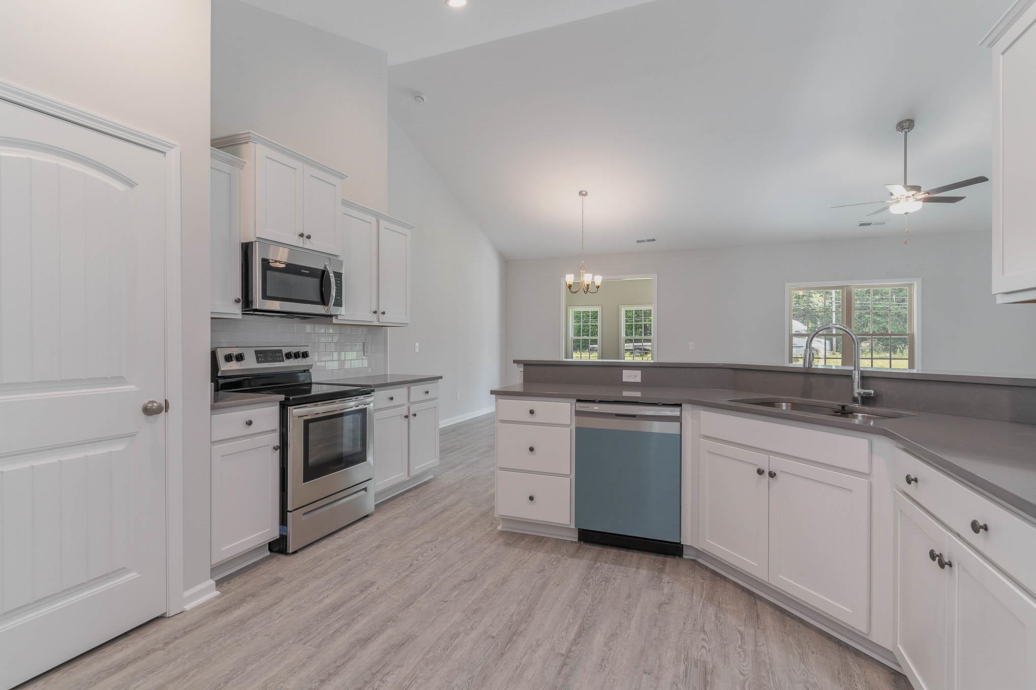 92 Cove Ln. Property Photo 6
