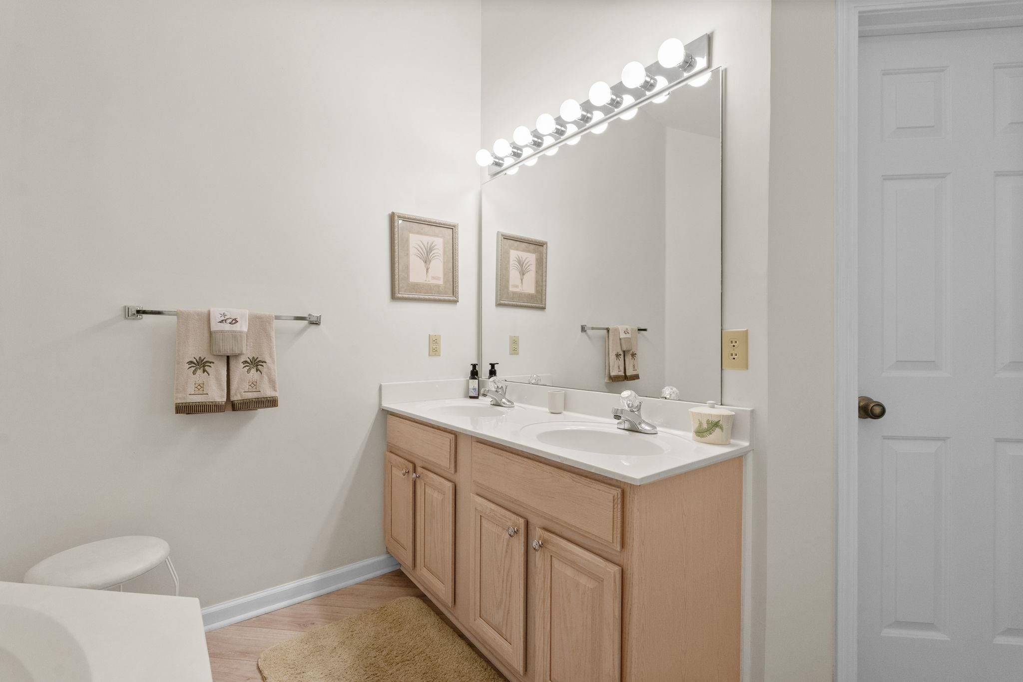 611 Pipers Ln. Property Photo 30