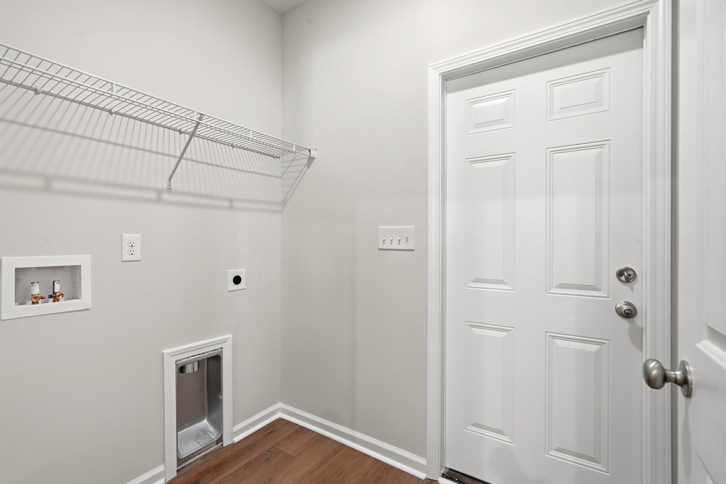 112 Cove Ln. Property Photo 16