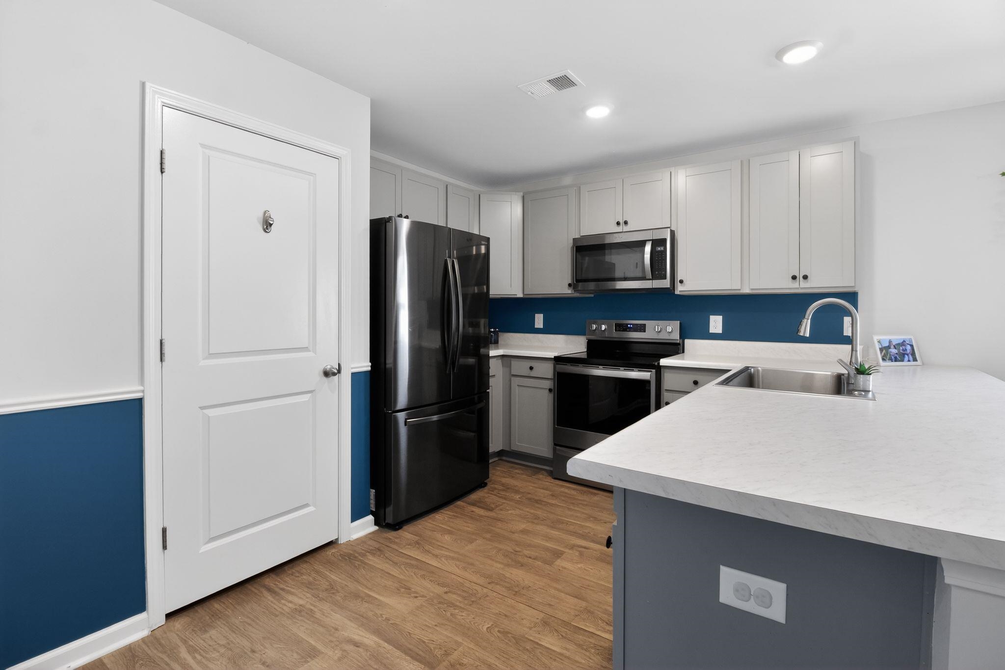 105 Brittmore Park Pl. Property Photo 7