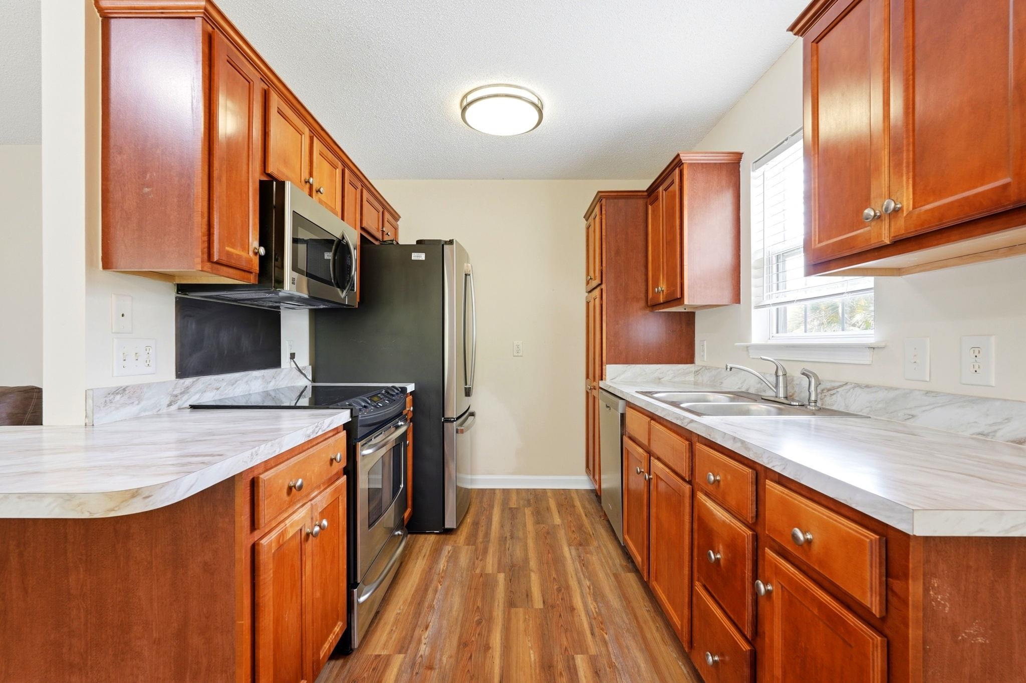 1648 Langley Dr. Property Photo 8